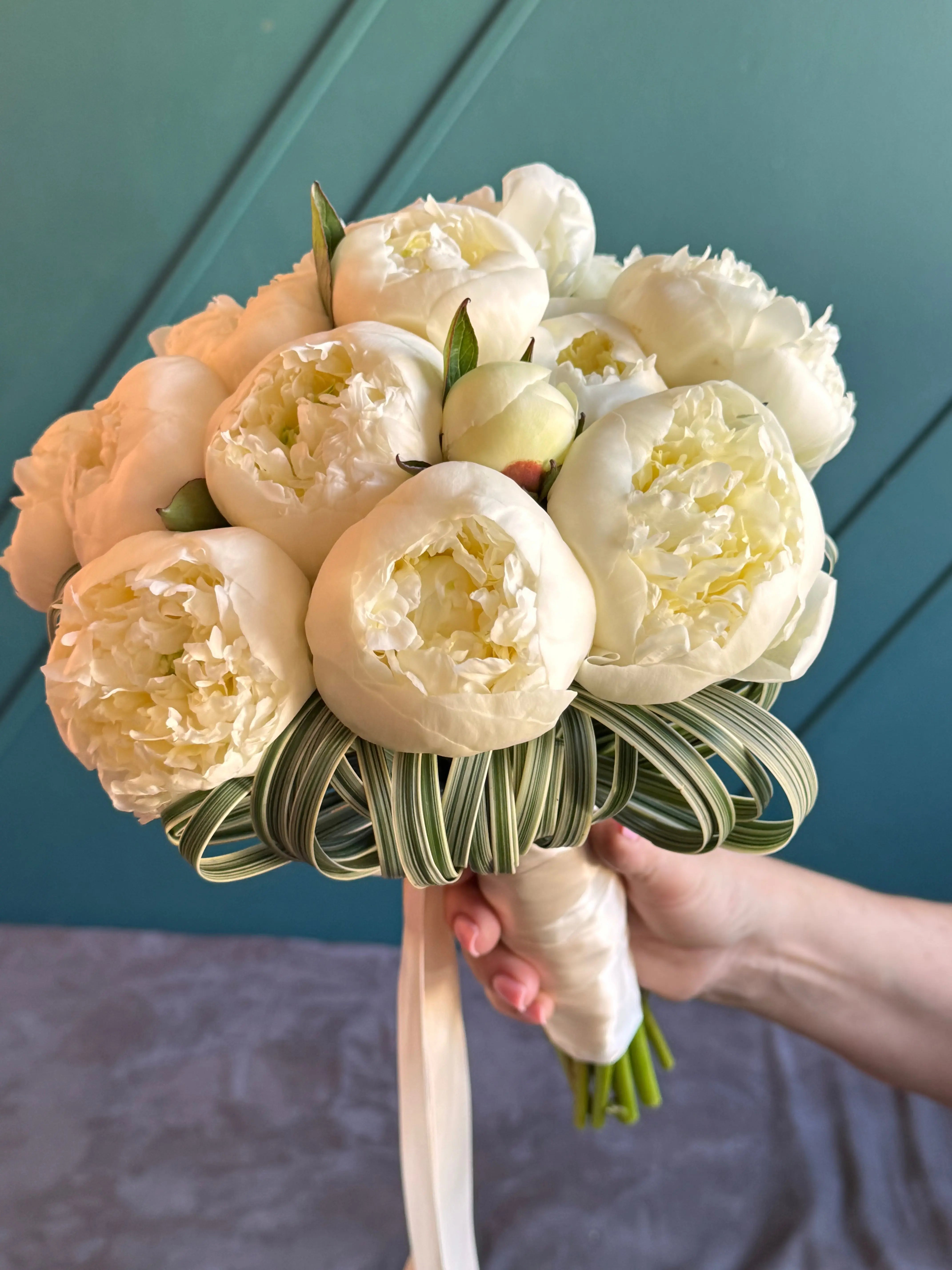 Peonies Bridal Bouquet buy online Luxury Flowers Miami