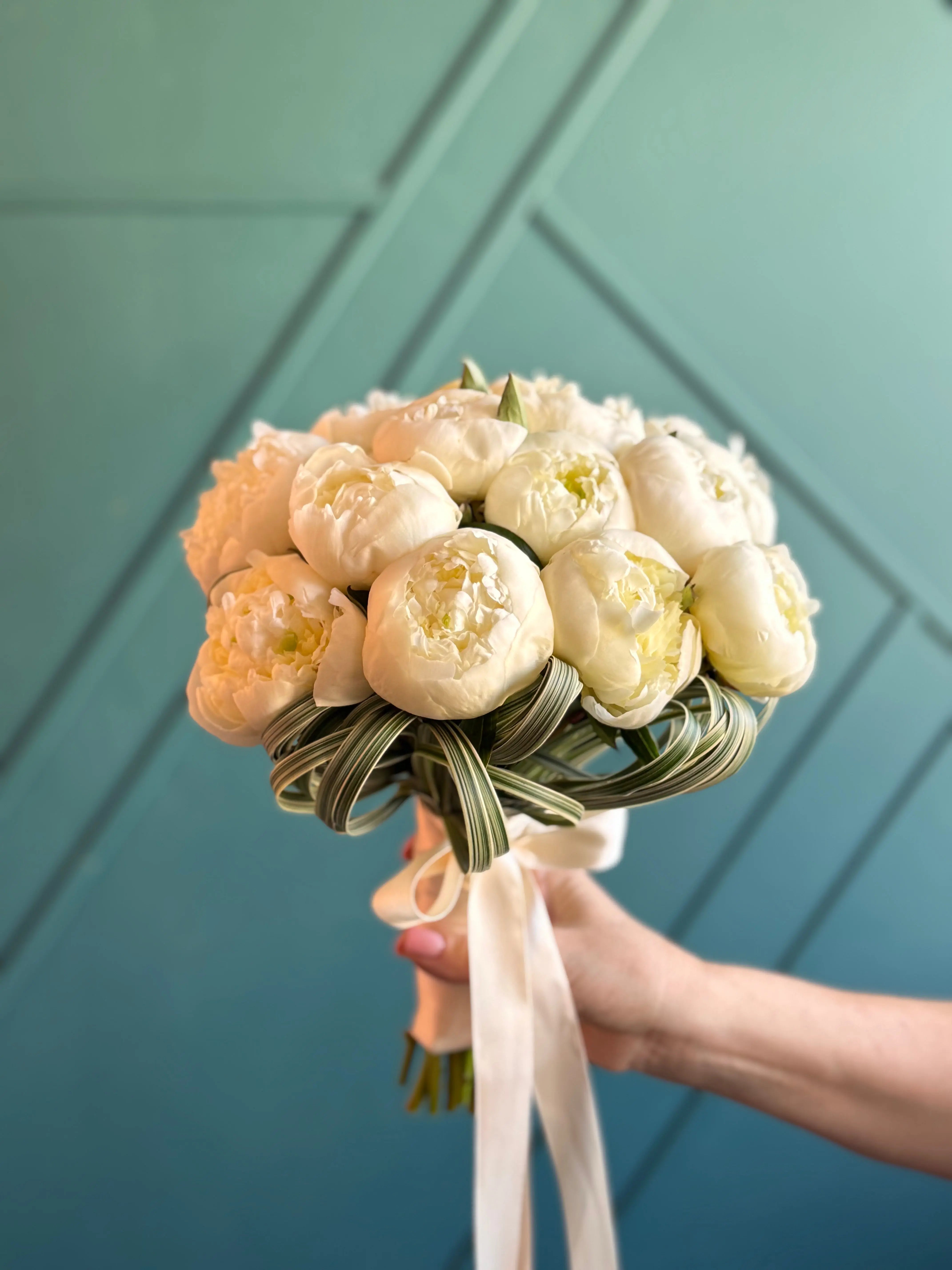 Peonies Bridal Bouquet buy online Luxury Flowers Miami