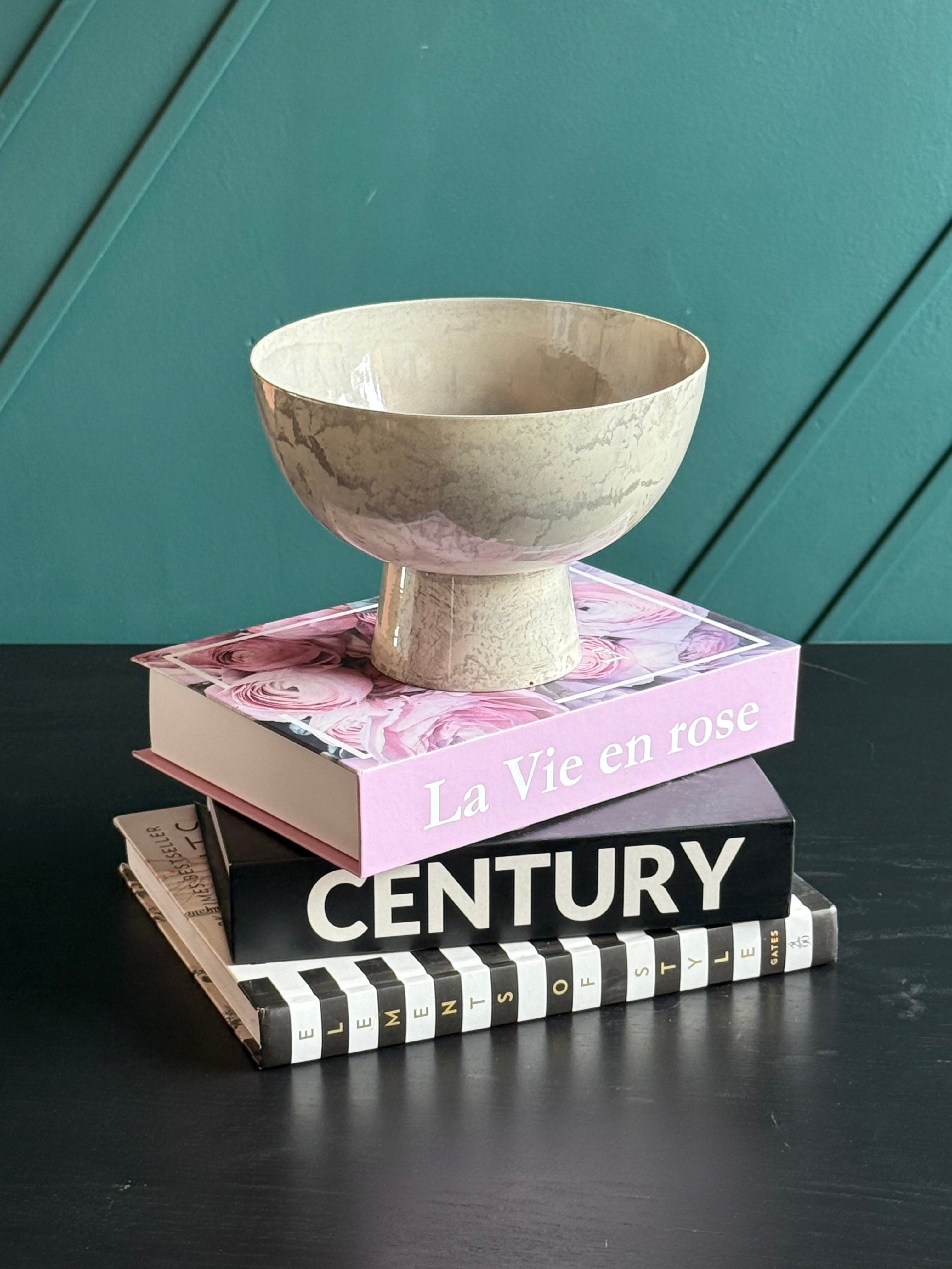 VASES AND DECOR