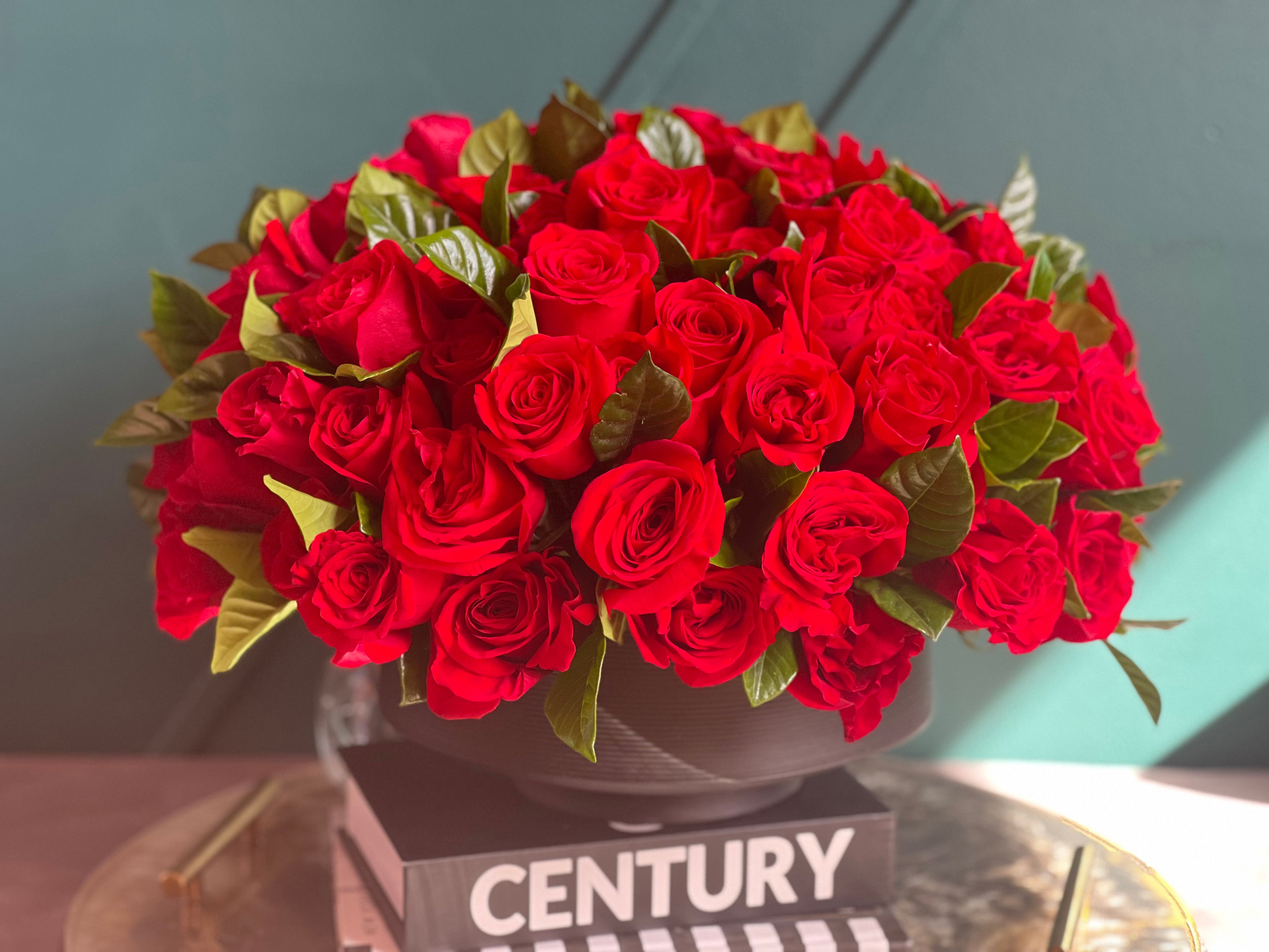 100 Red Roses in a Vase – Luxury Rose Arrangement Miami