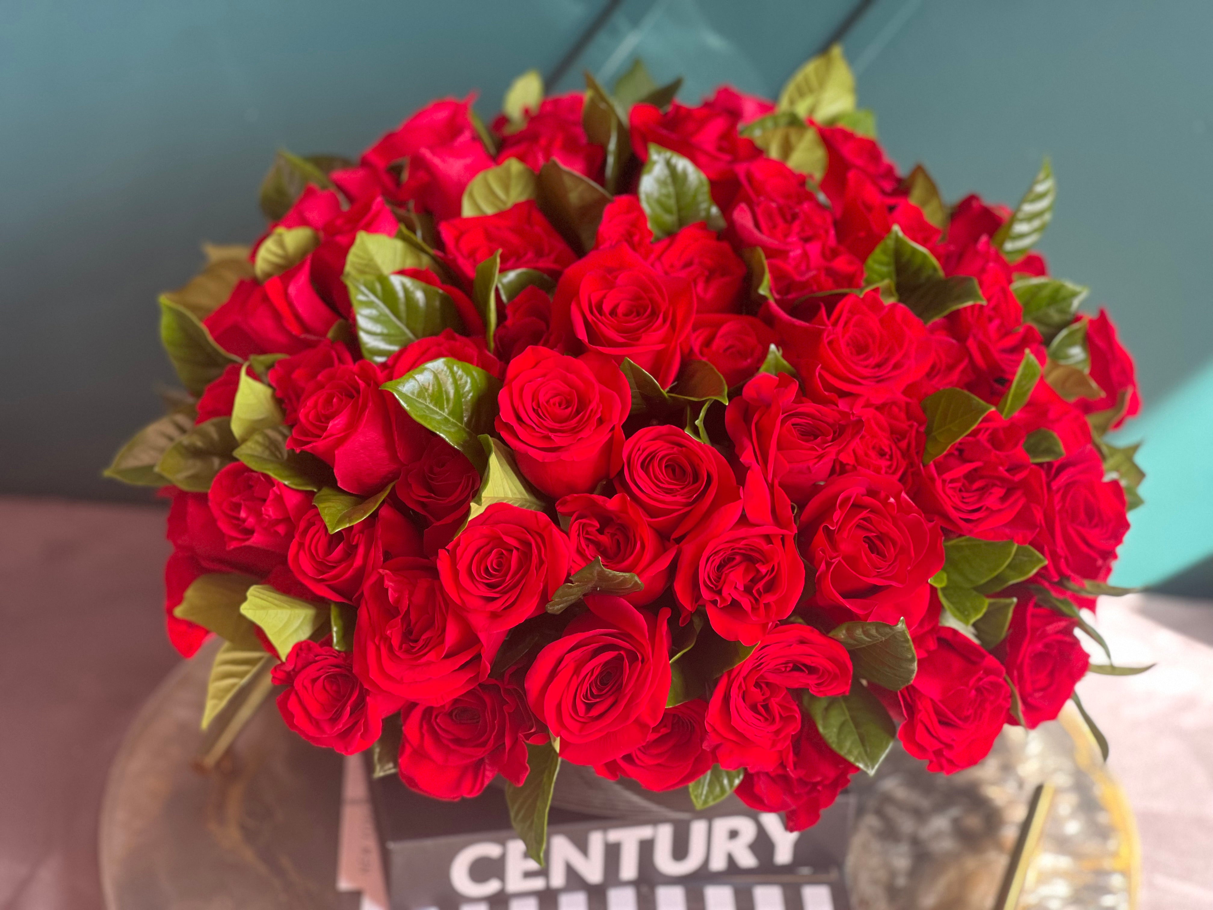 100 Red Roses in a Vase – Luxury Rose Arrangement Miami