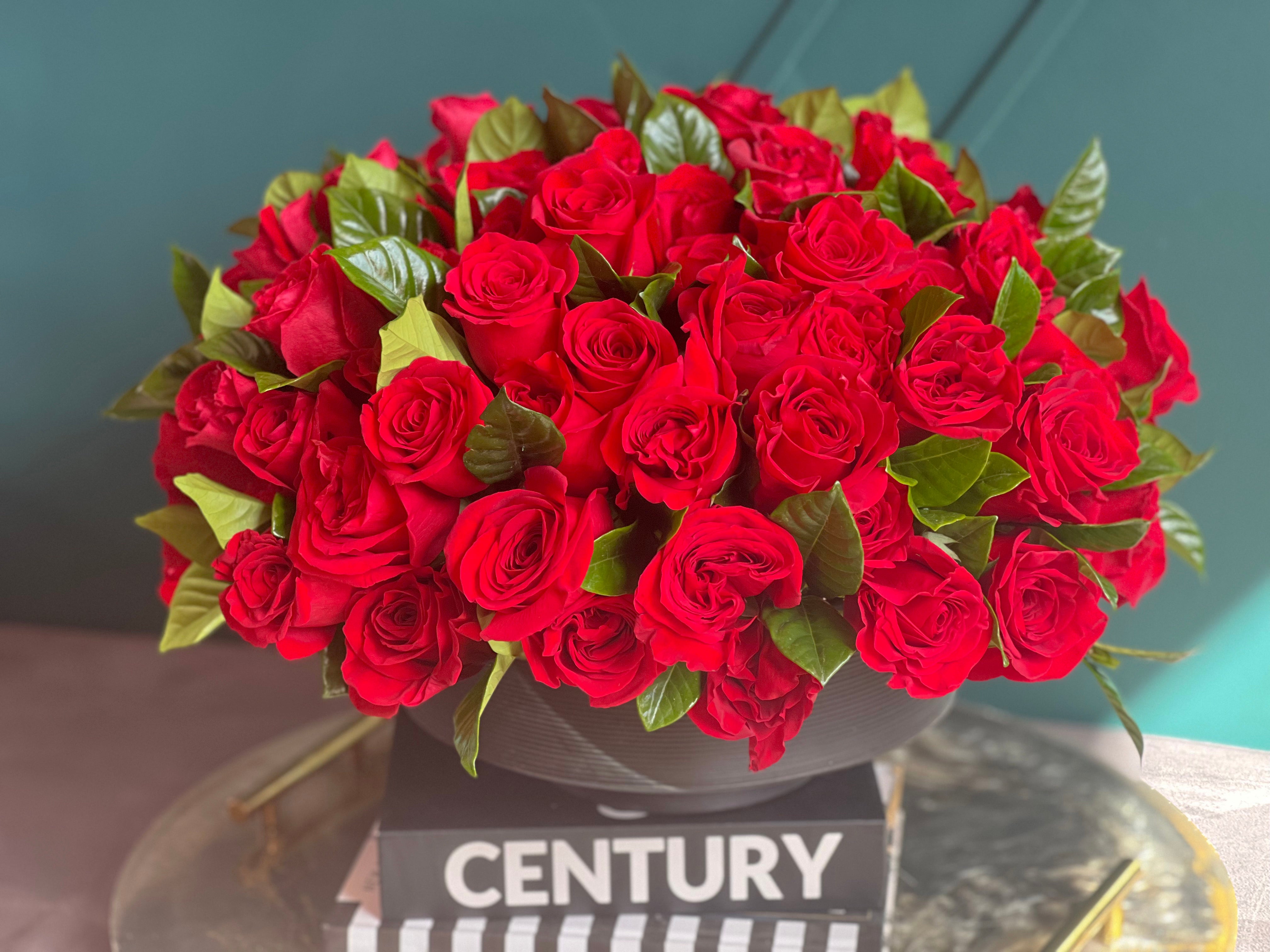 100 Red Roses in a Vase – Luxury Rose Arrangement Miami