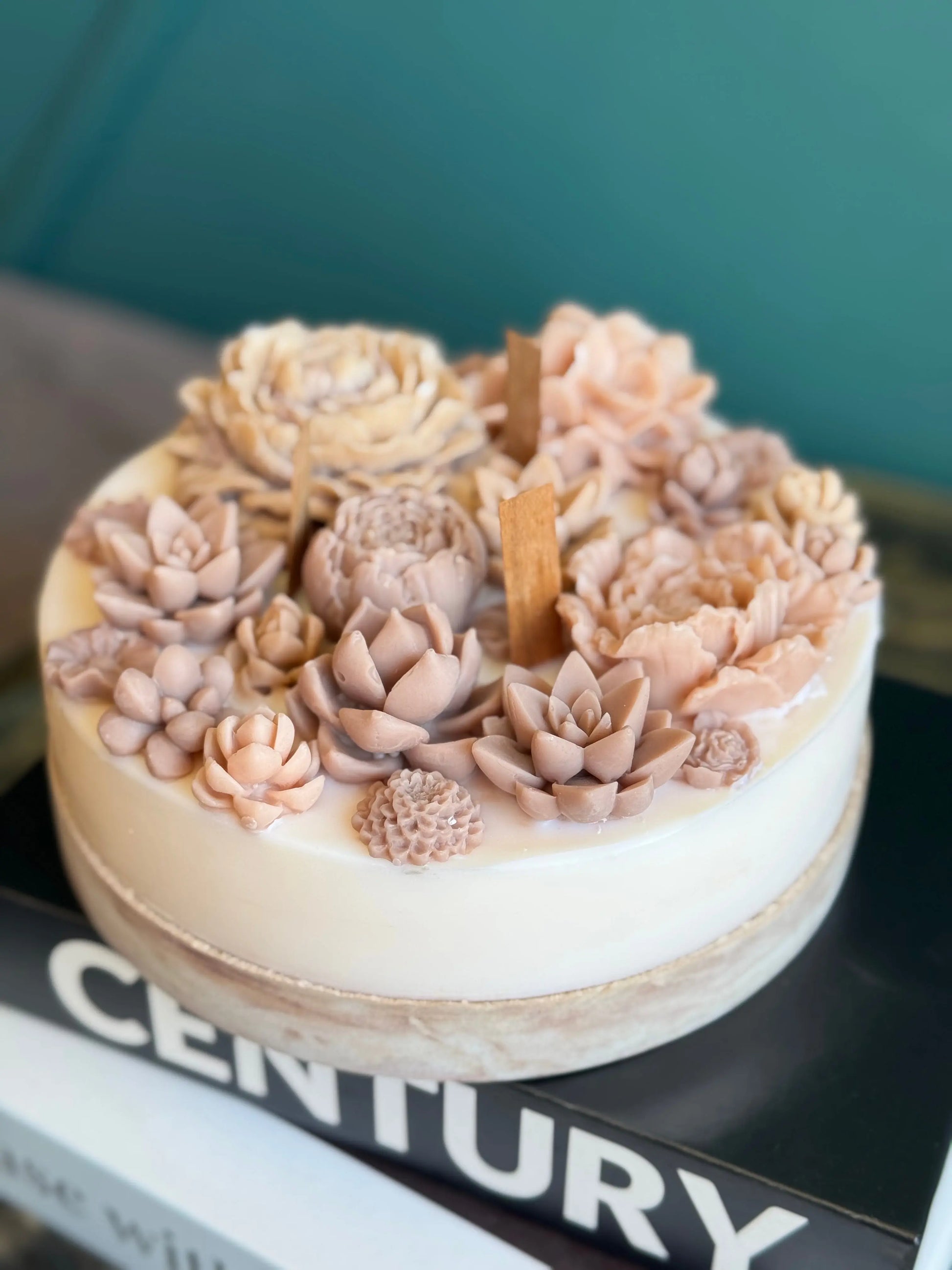 Luxury Floral Candle on Concrete Base | Artisan Gift buy online Luxury Flowers Miami