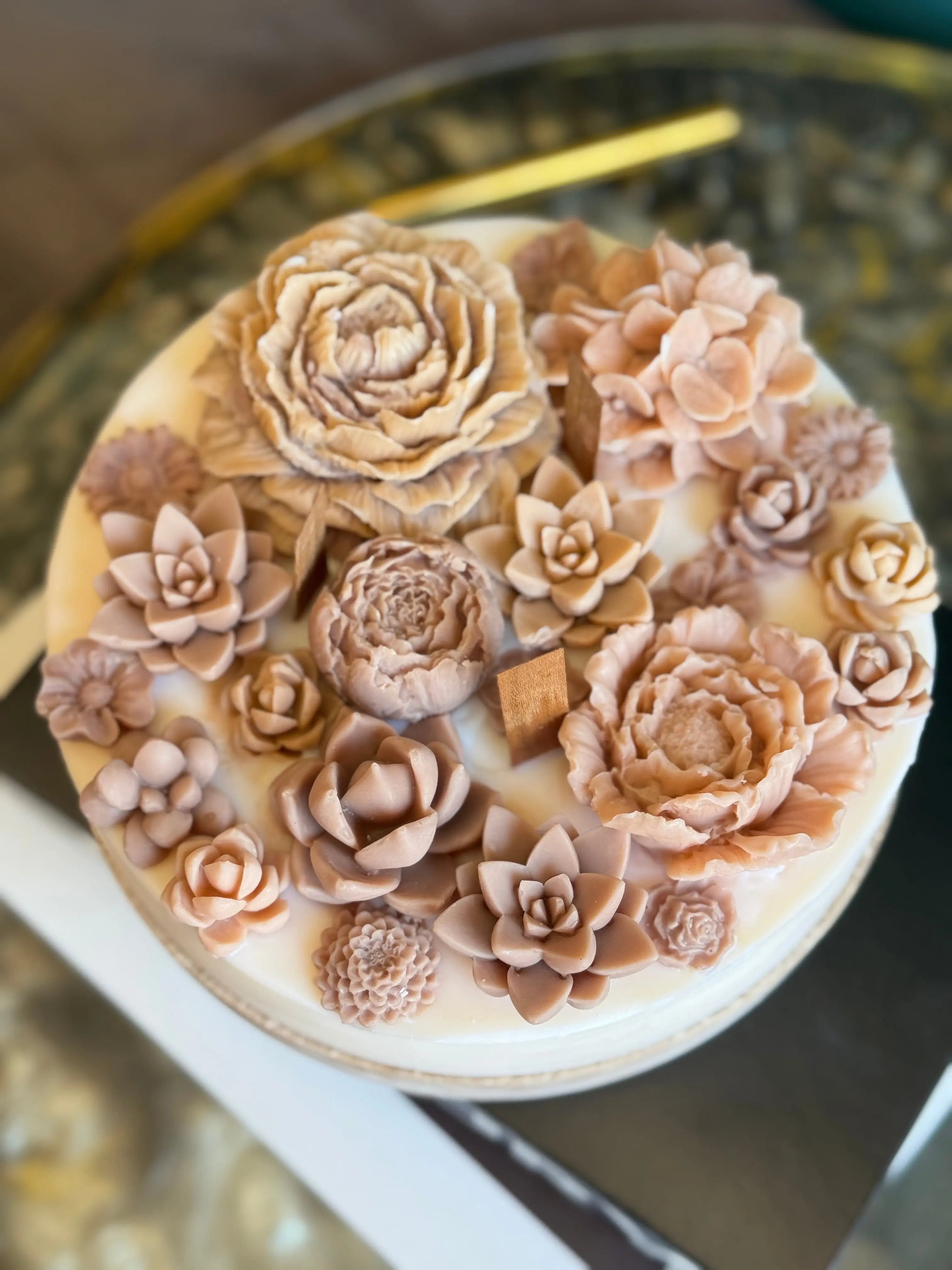 Luxury Floral Candle on Concrete Base | Artisan Gift buy online Luxury Flowers Miami