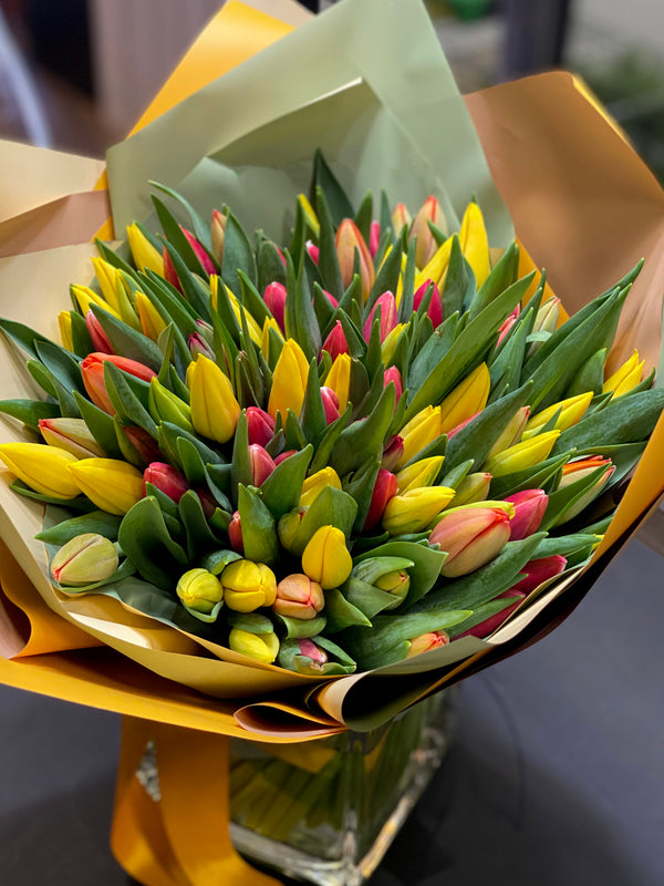 50 Assorted Tulips in Vase | Miami Flower Delivery buy online Luxury Flowers Miami
