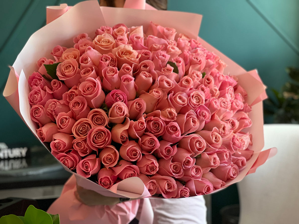 Large Hermosa rose bouquet with 150 premium pink roses