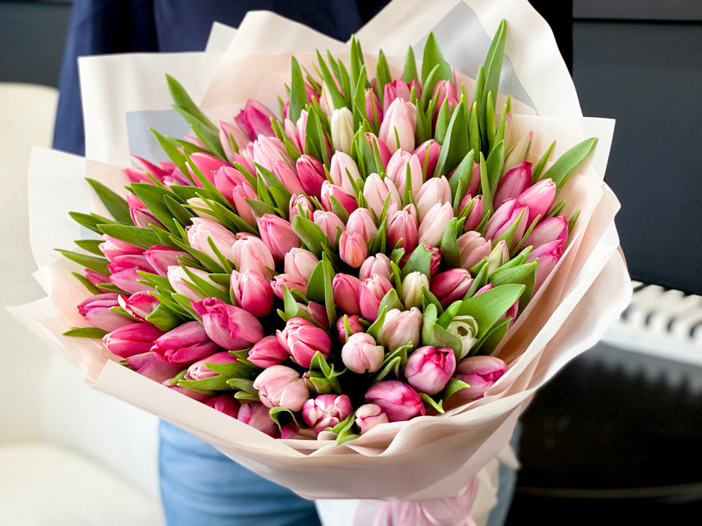 Large pink tulip bouquet by Luxury Flowers Miami