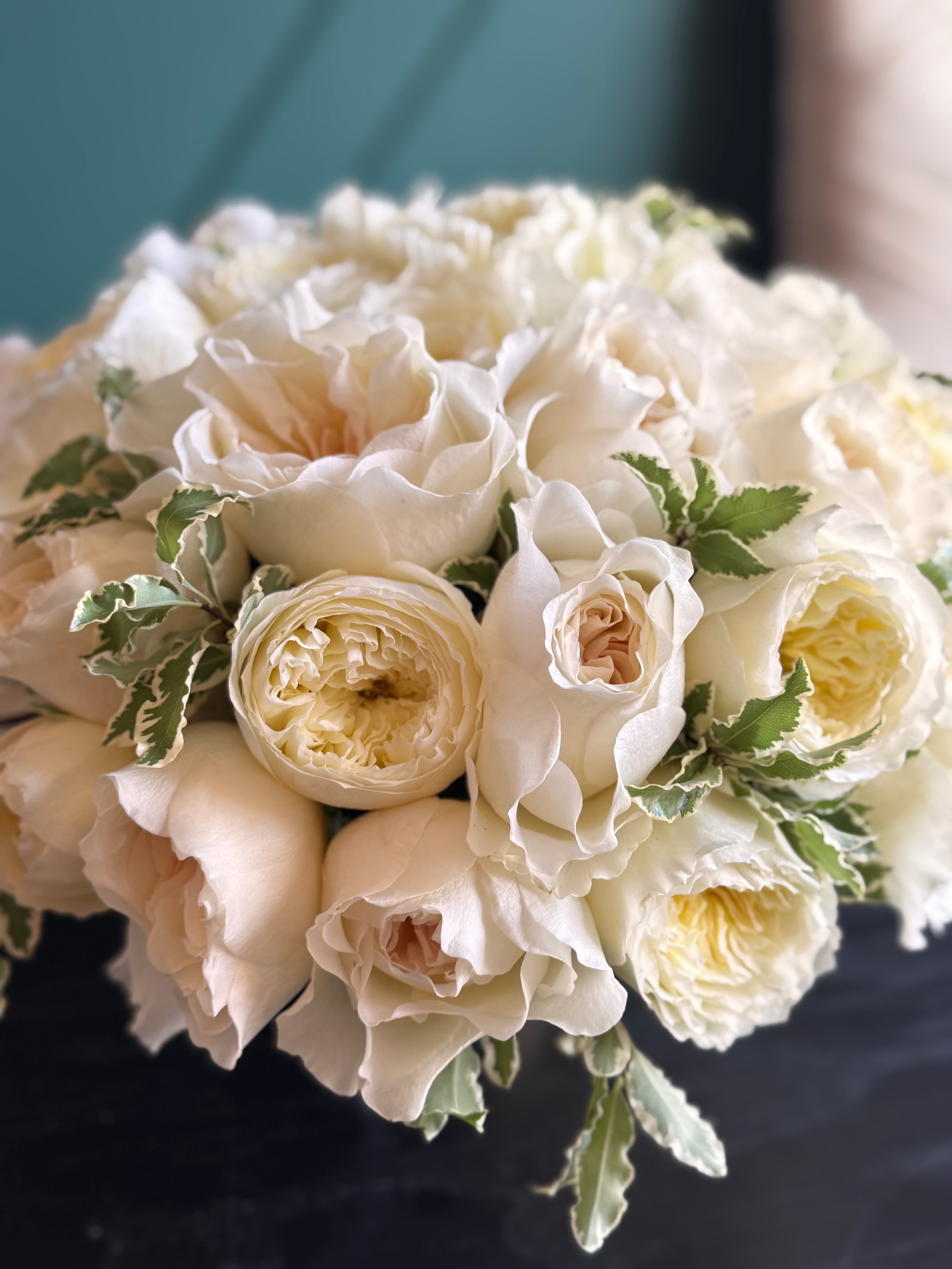 Luxury Flowers Miami garden rose arrangement for romantic gifts