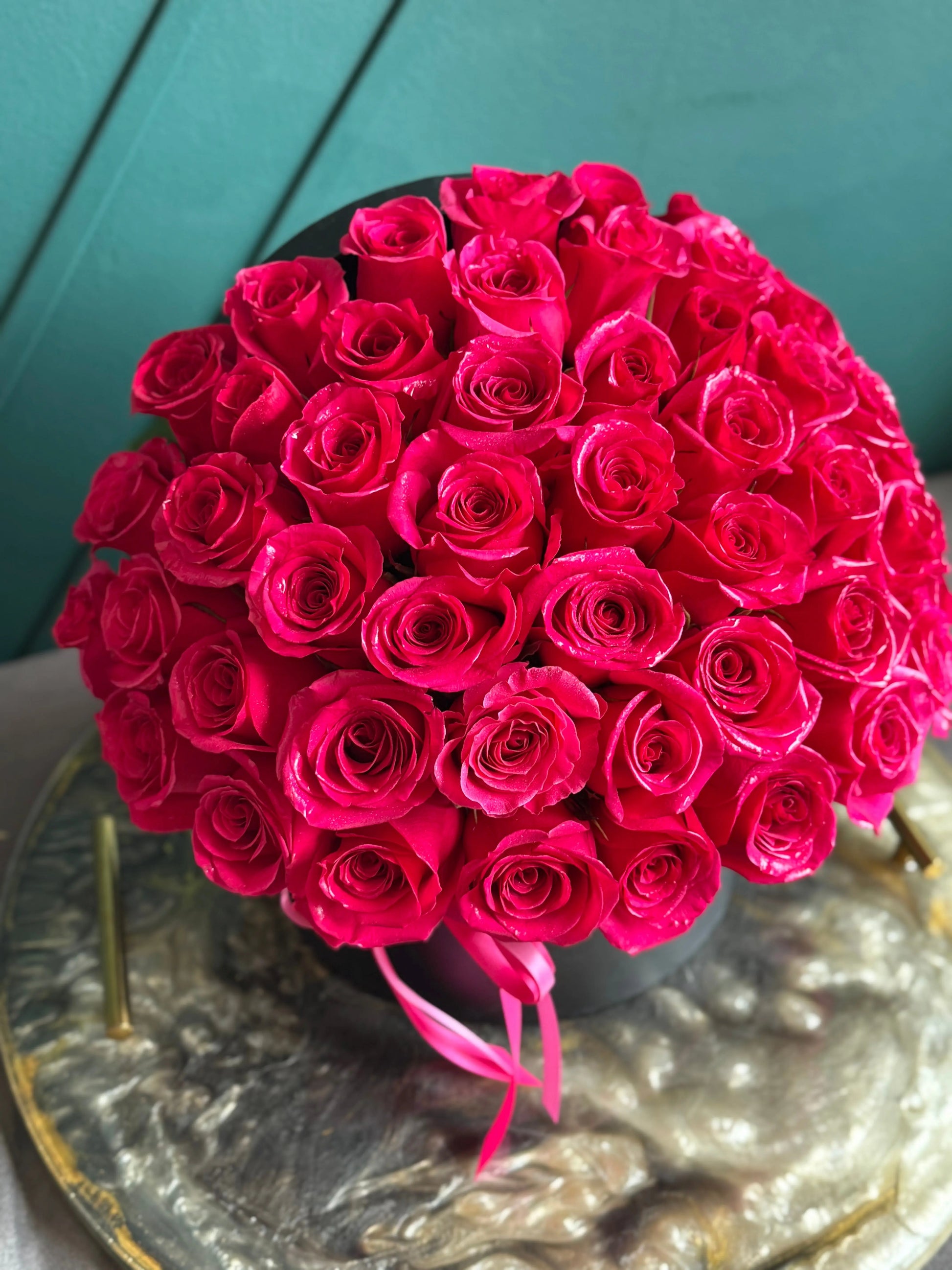 Luxury Flowers Miami hot pink roses box for birthdays and anniversaries