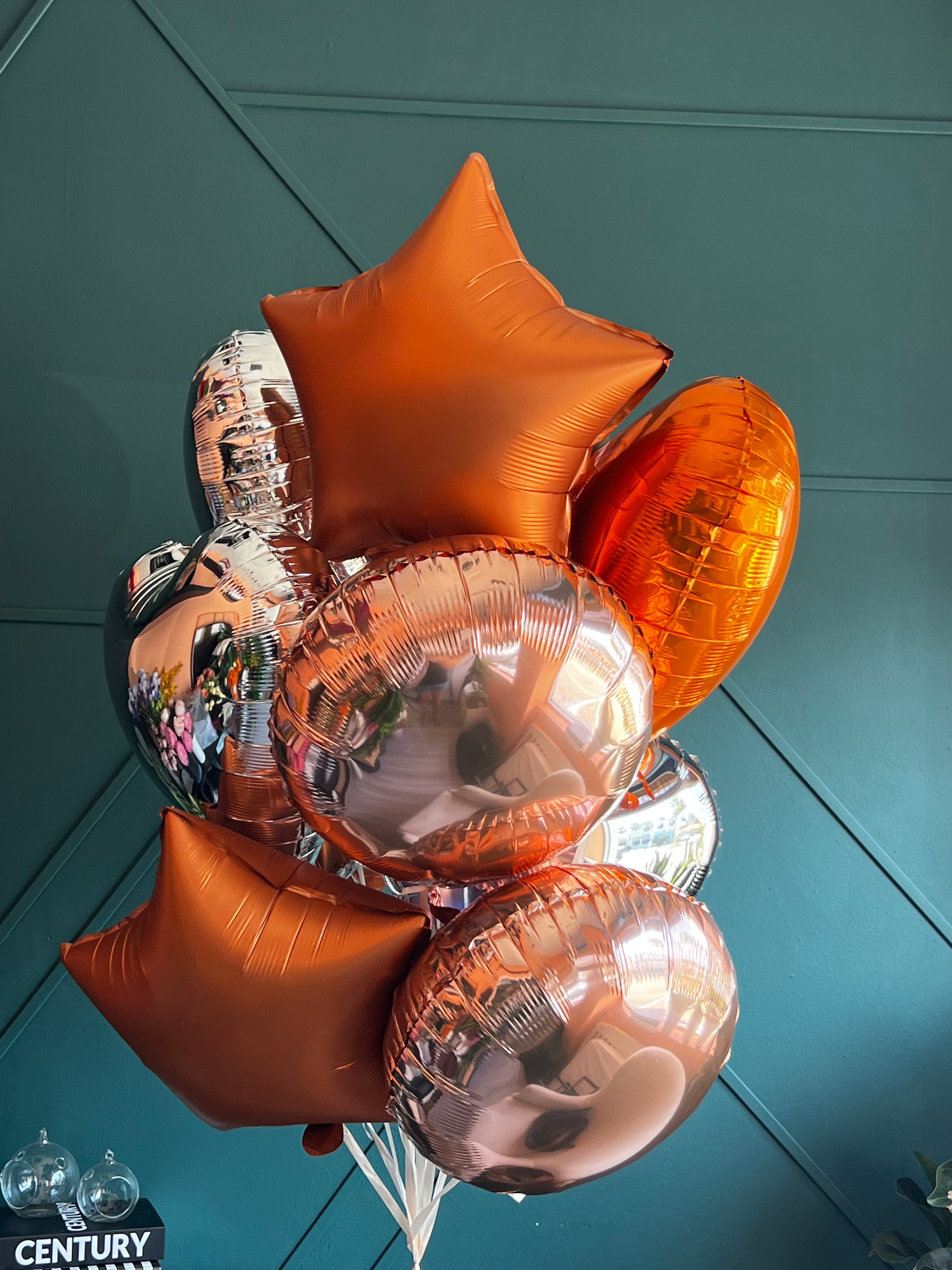 Luxury Flowers Miami metallic balloon bouquet for special occasions