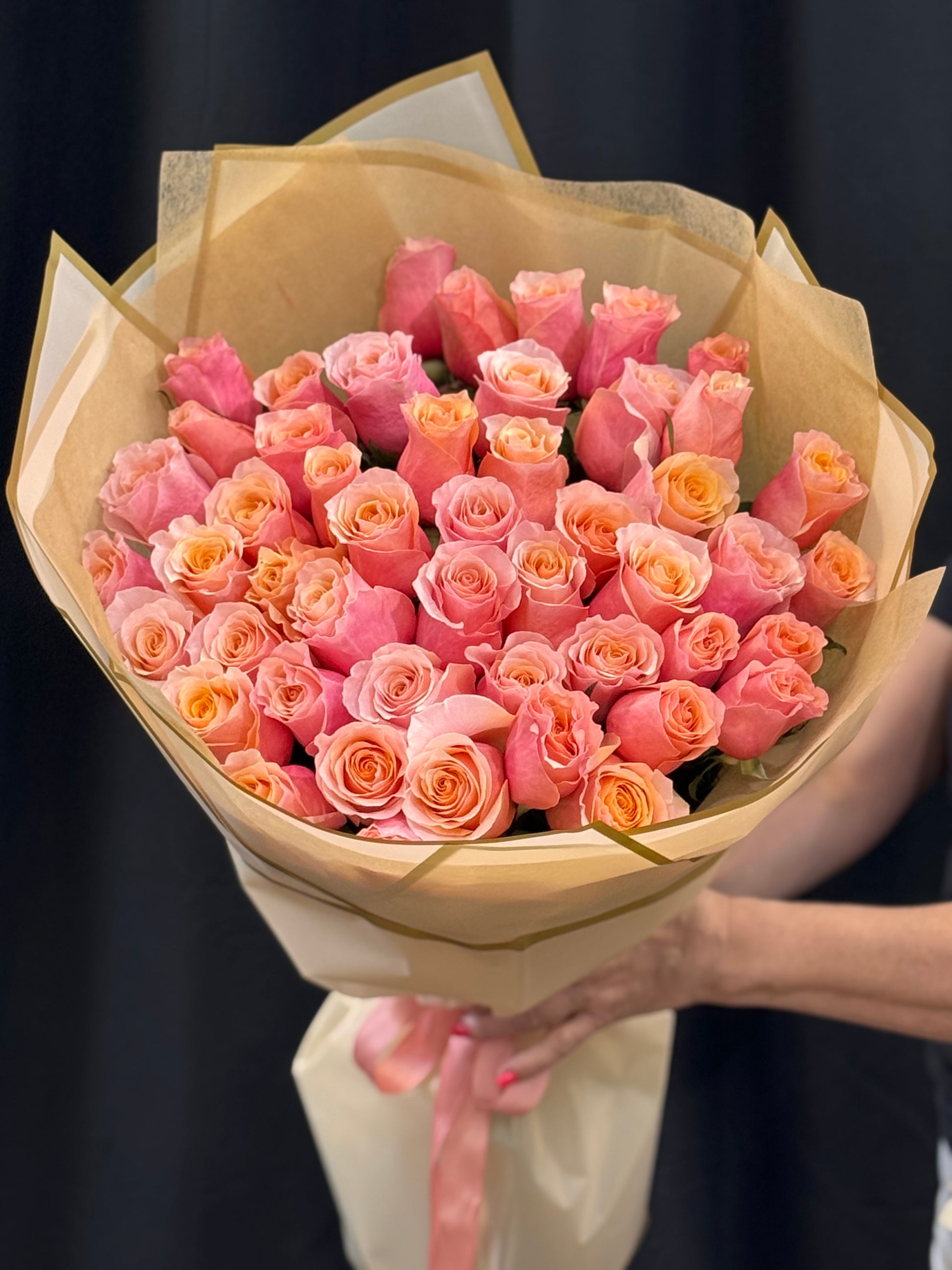 Luxury Flowers Miami pink-peach roses bouquet for special occasions
