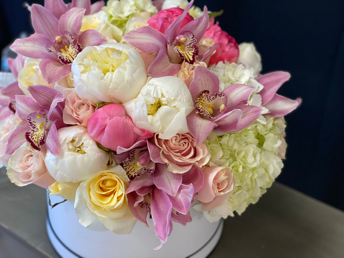 Luxury Spring Melody flower arrangement by Luxury Flowers Miami