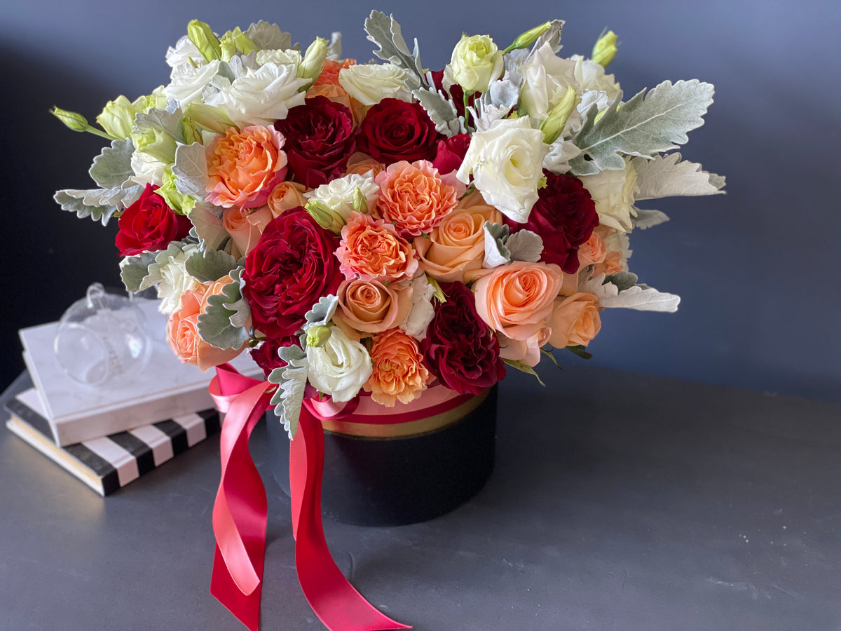 Luxury autumn flower box with roses and lisianthus Miami