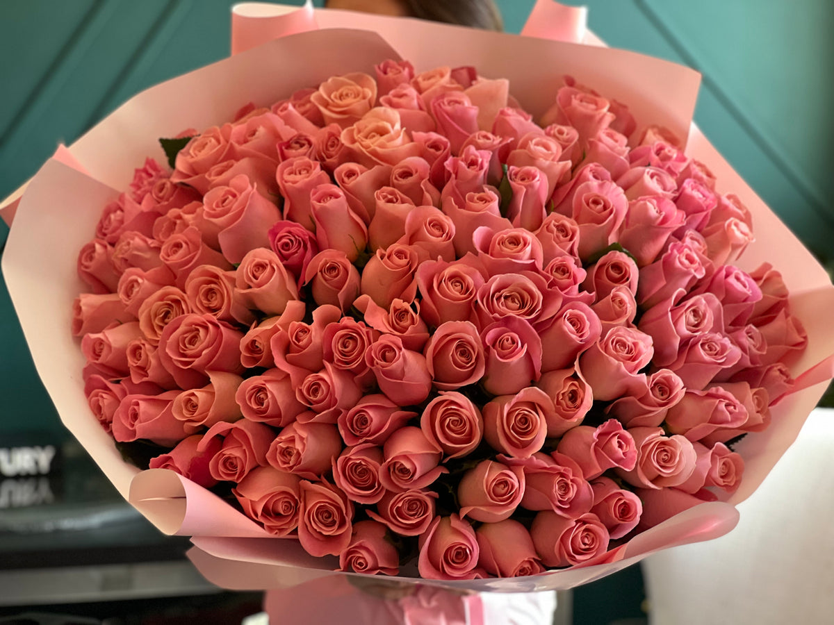 Luxury bouquet of 150 blush pink Hermosa roses