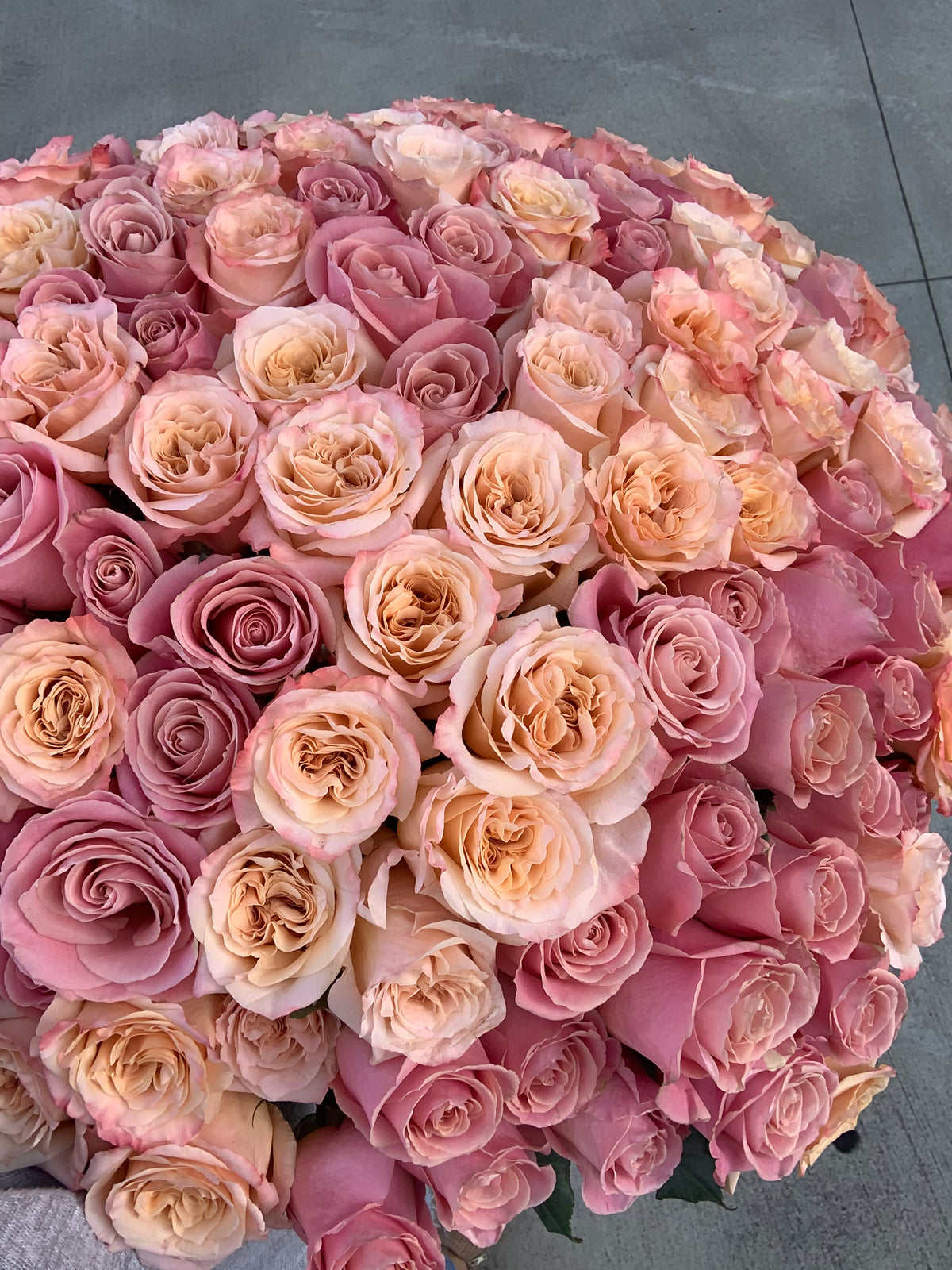 Luxury bouquet of 150 pink and peach roses Miami