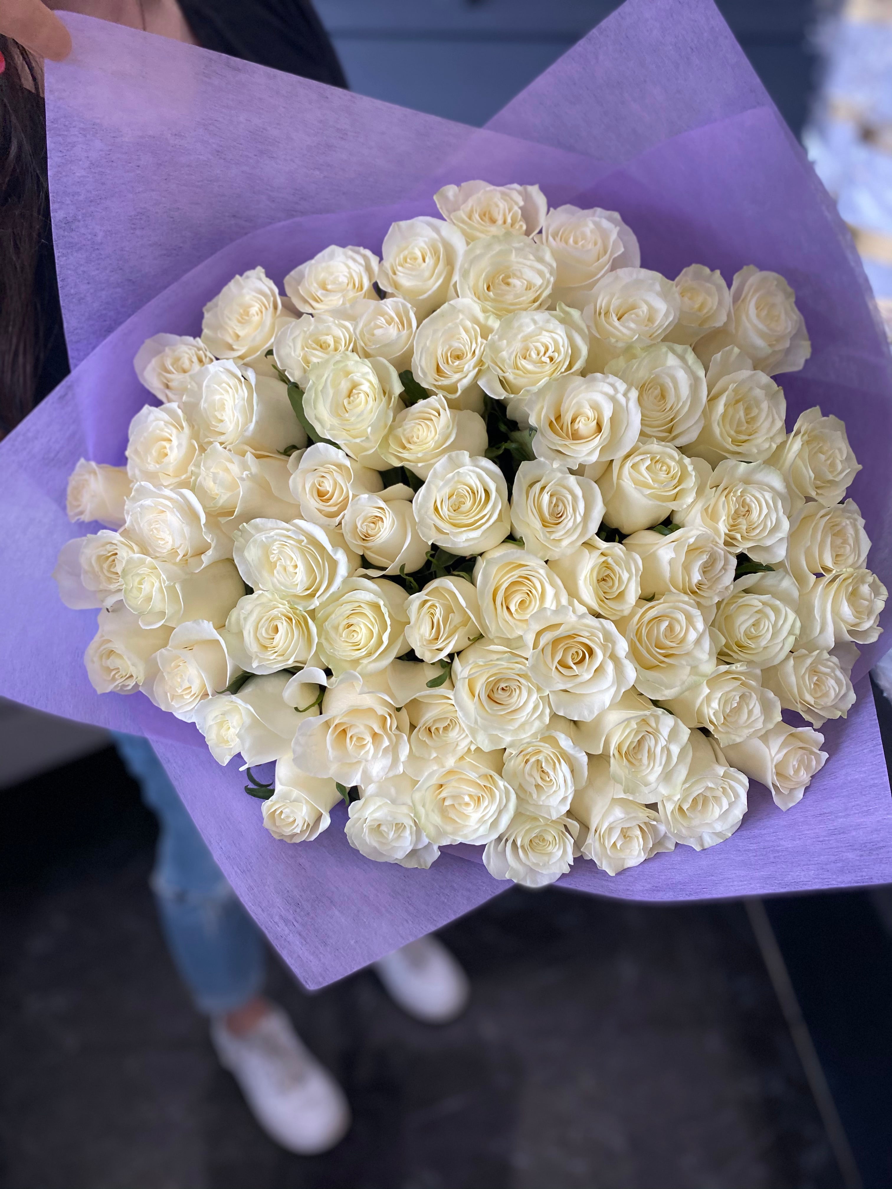 Luxury bouquet of 75 premium white roses

