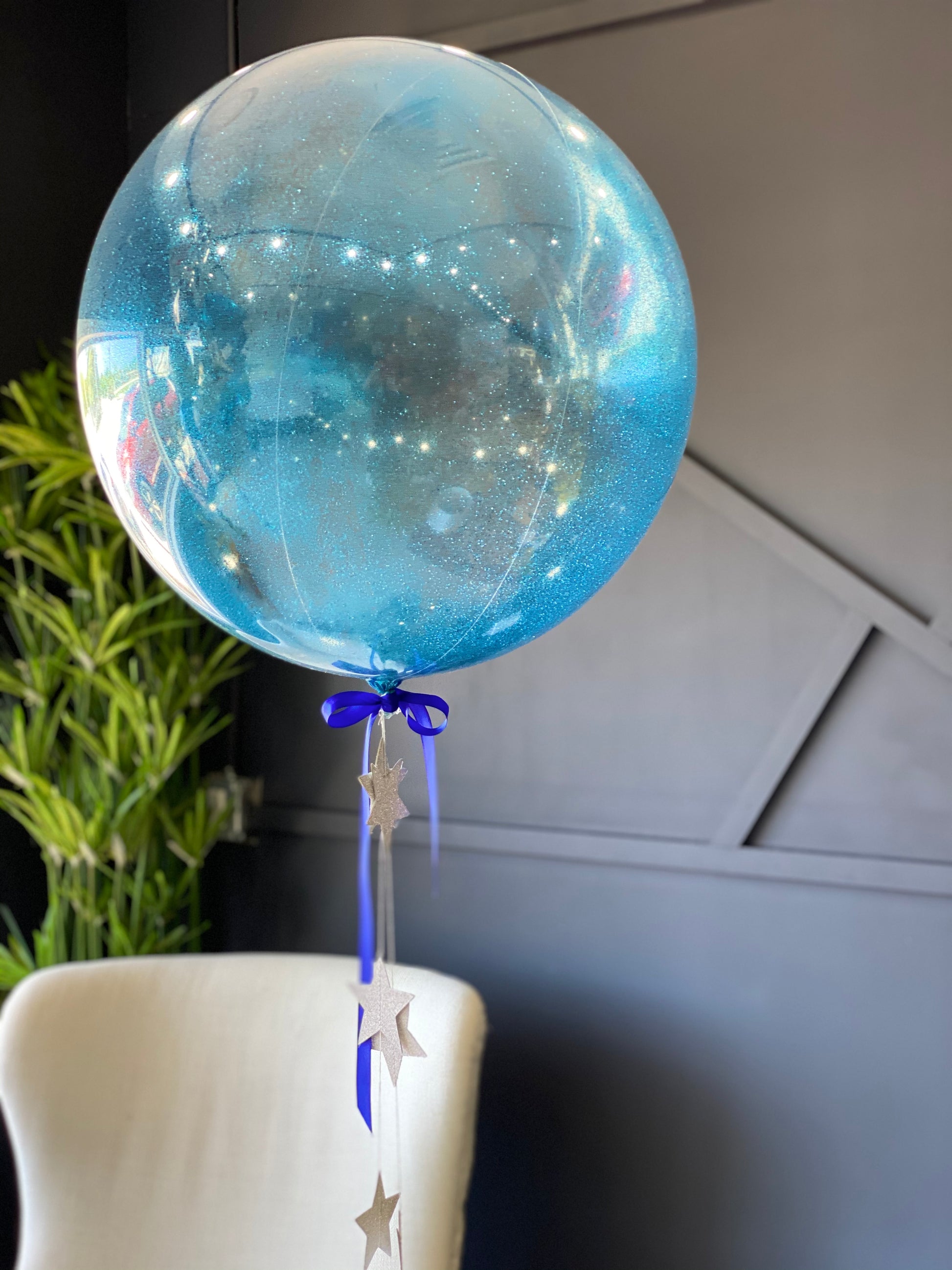 Luxury decorated balloon for flower and gift delivery in Miami