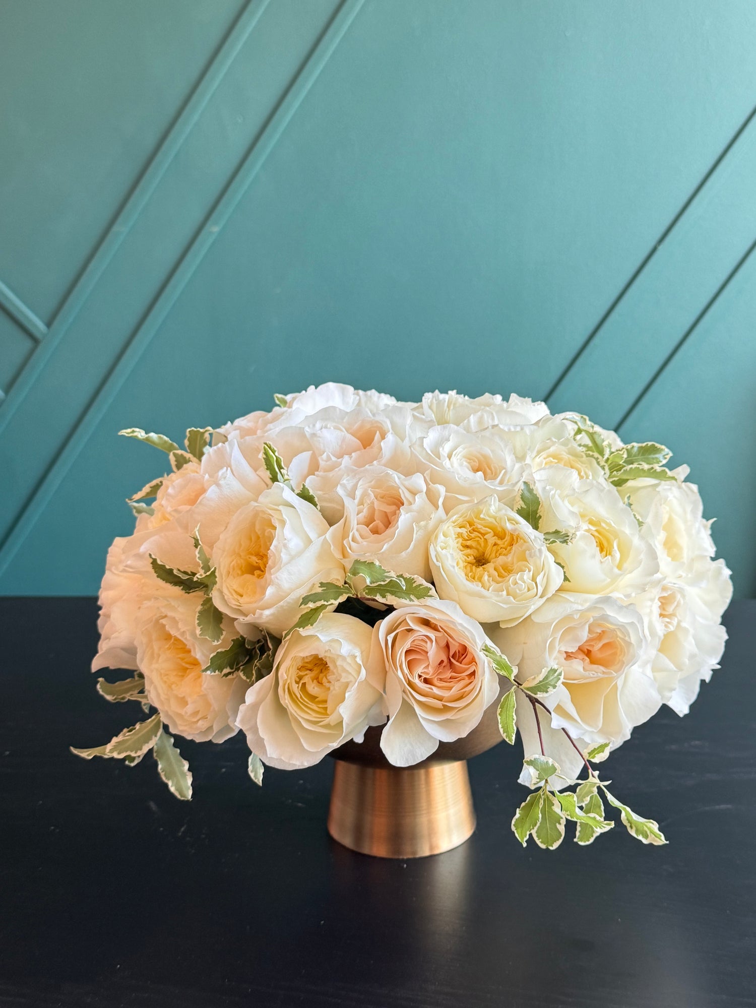 Luxury garden rose arrangement handcrafted by Luxury Flowers Miami