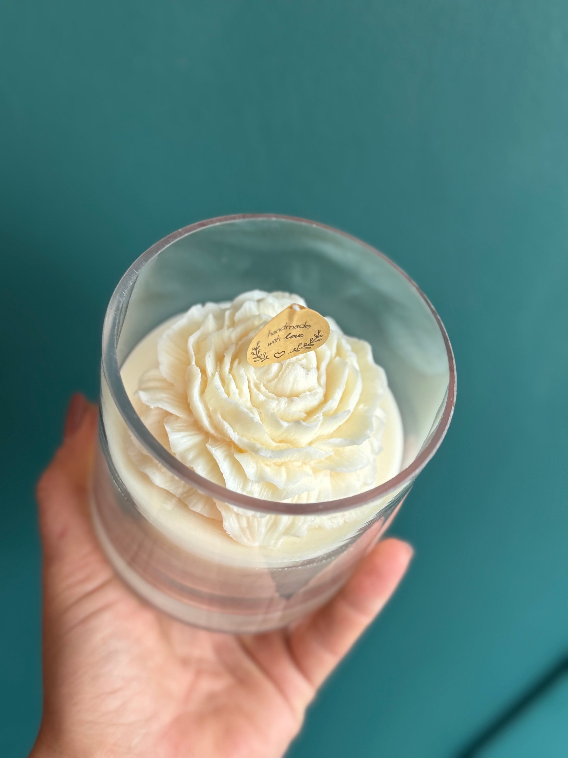 Luxury handmade floral candle from Luxury Flowers Miami