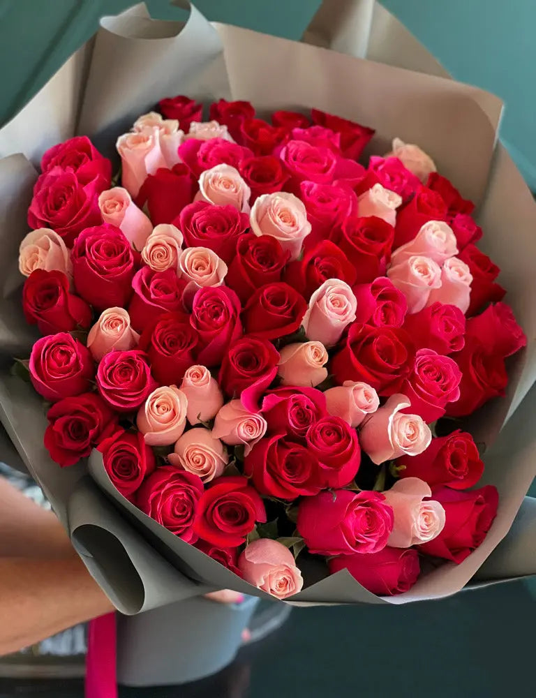Luxury mixed rose bouquet handcrafted by Luxury Flowers Miami