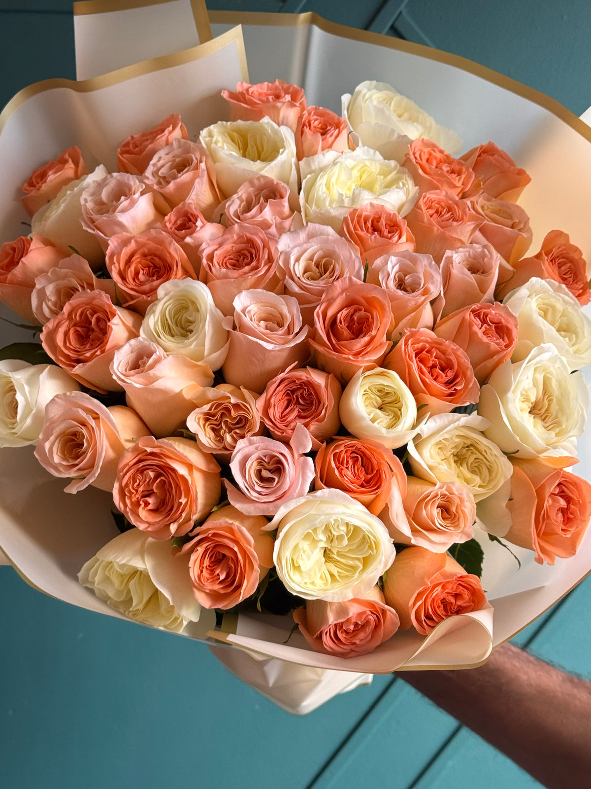 Luxury peach white and cream roses for Miami flower delivery