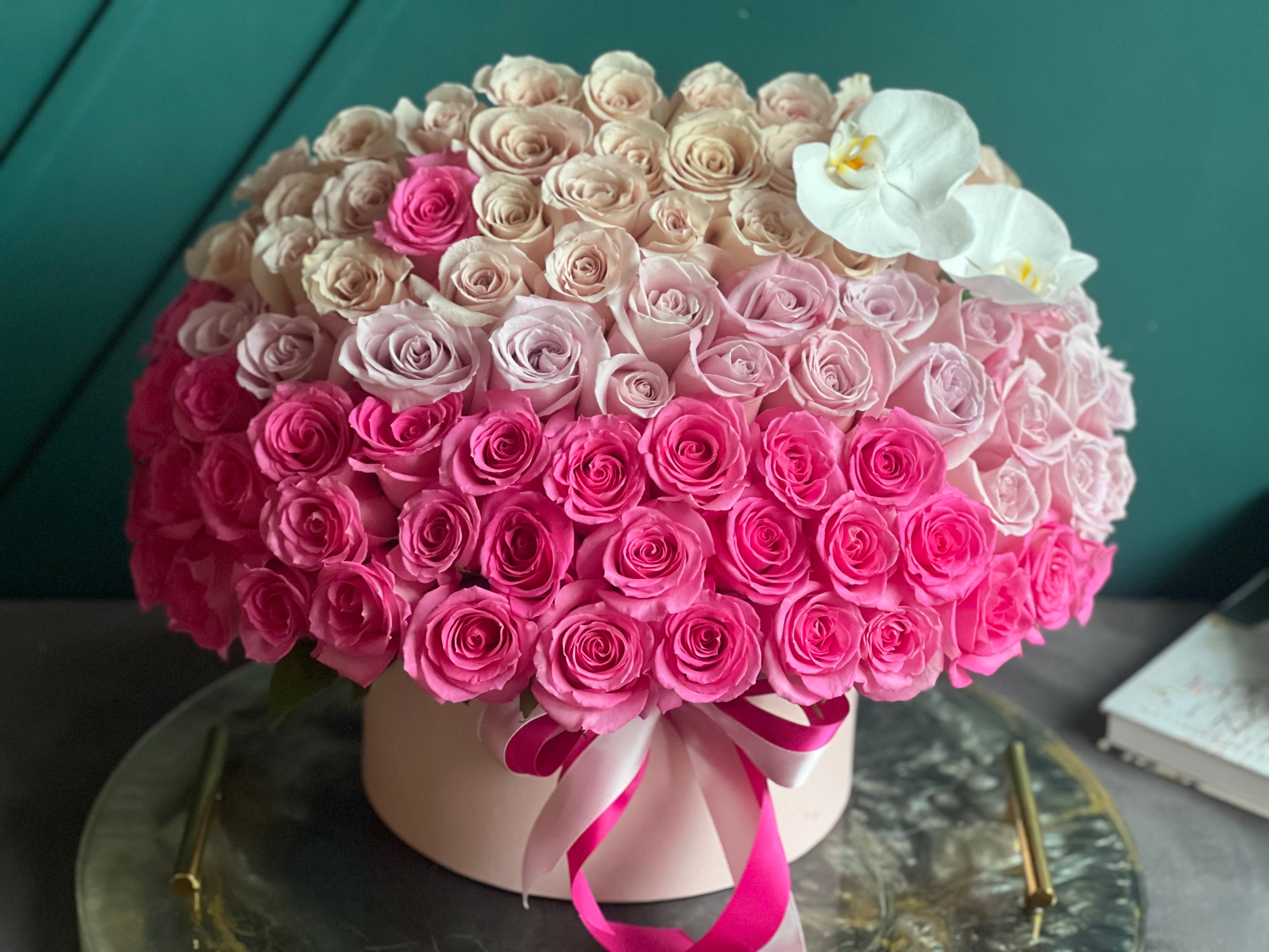 Luxury rose box with pink blush and ivory roses by Luxury Flowers Miami