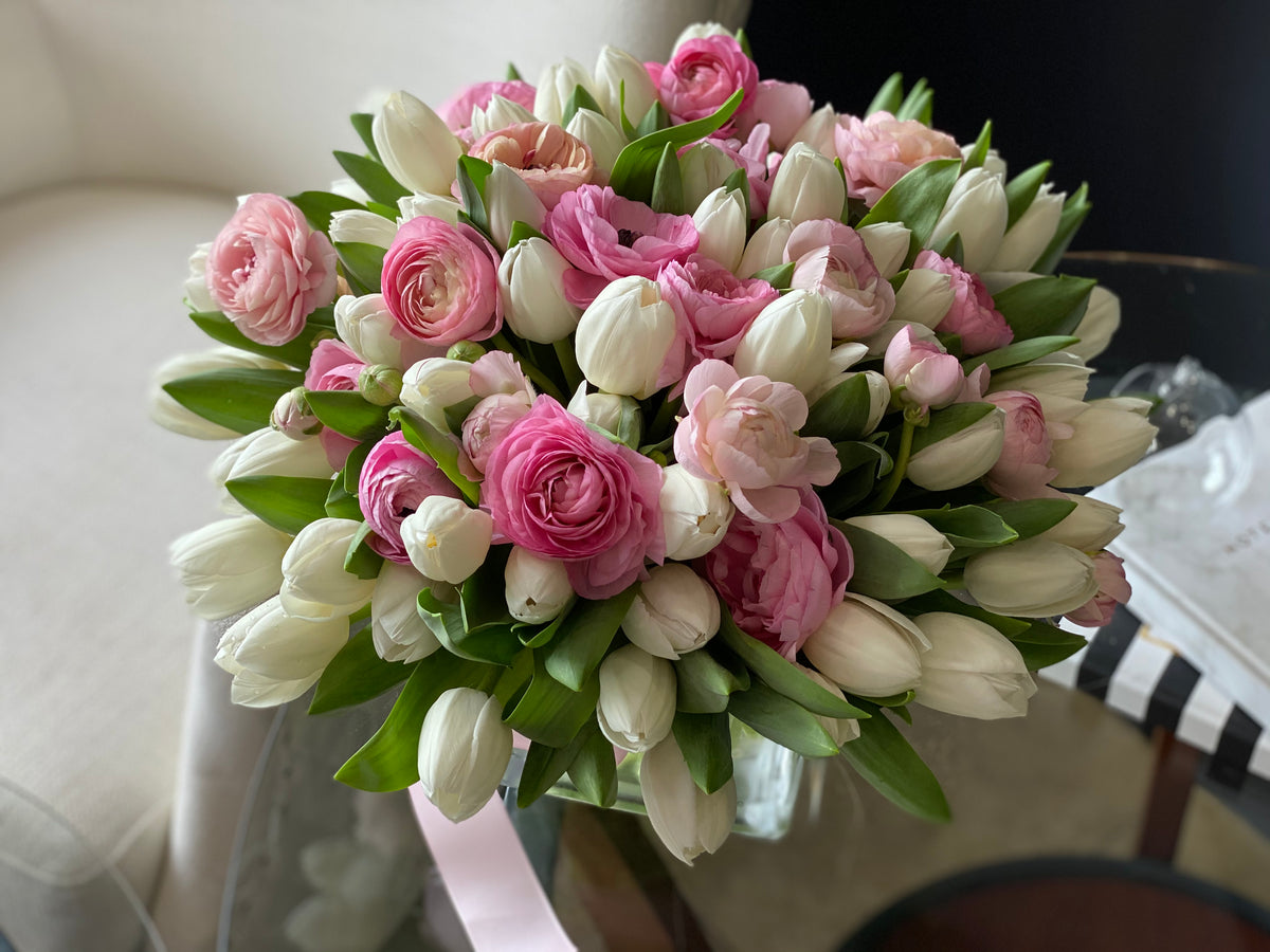 Luxury spring flower arrangement for delivery in Miami Beach