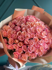 Miss Piggy 100 pink roses bouquet in Miami