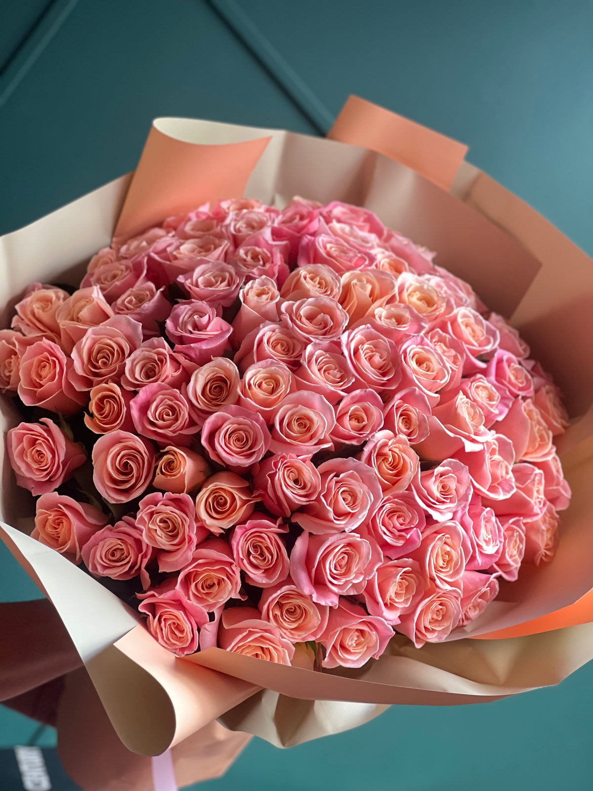 Oversized 100 pink roses bouquet for Miami flower delivery