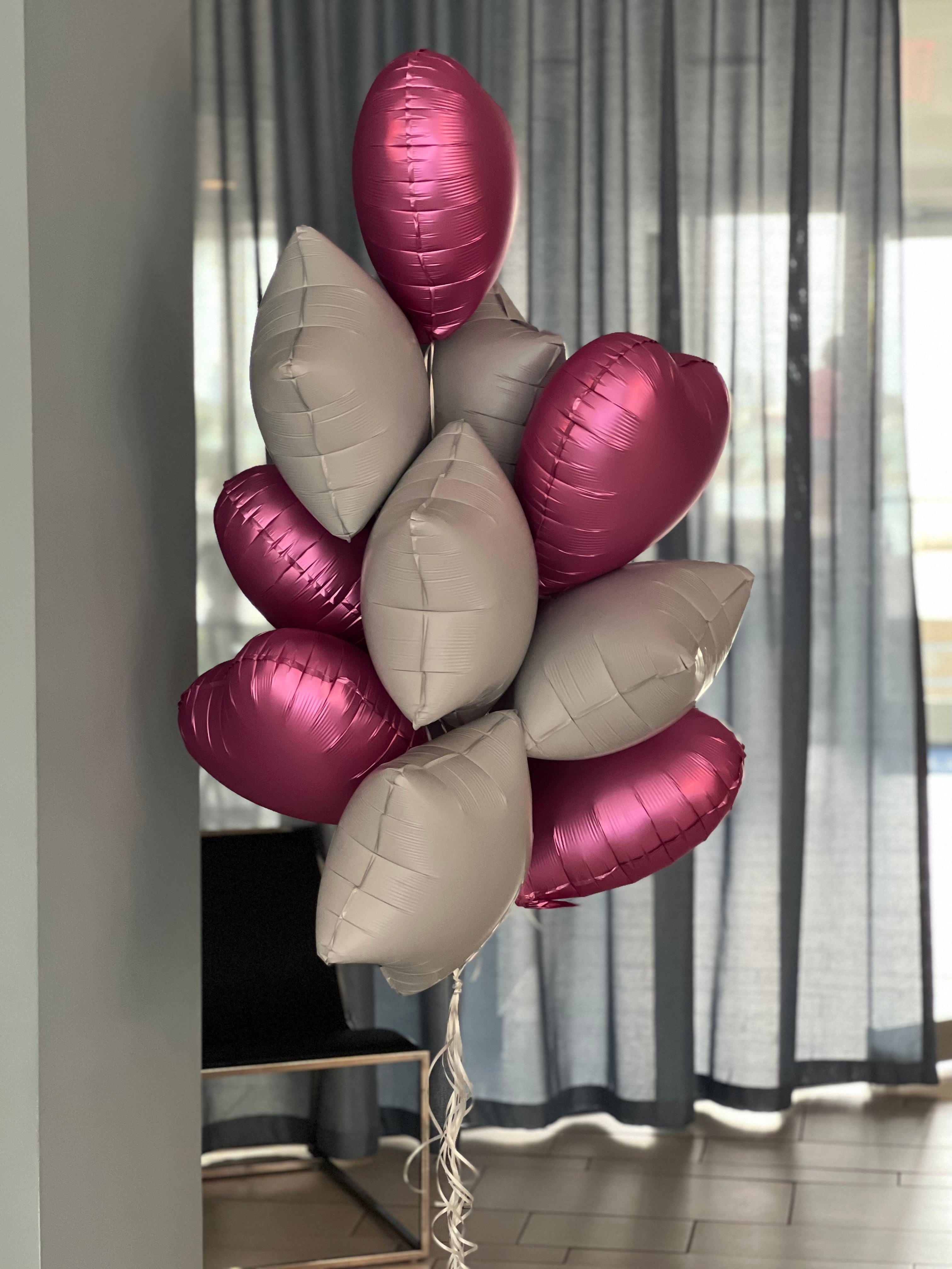 Pink and white balloon bouquet for delivery in Miami