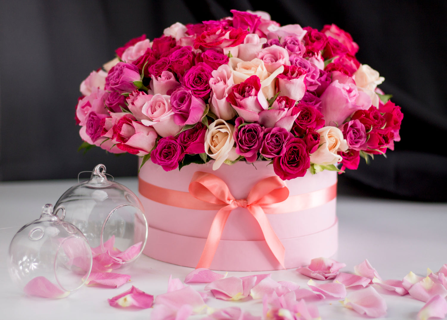Pink spray roses in a luxury pink box by Luxury Flowers Miami