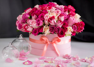 Pink spray roses in a luxury pink box by Luxury Flowers Miami