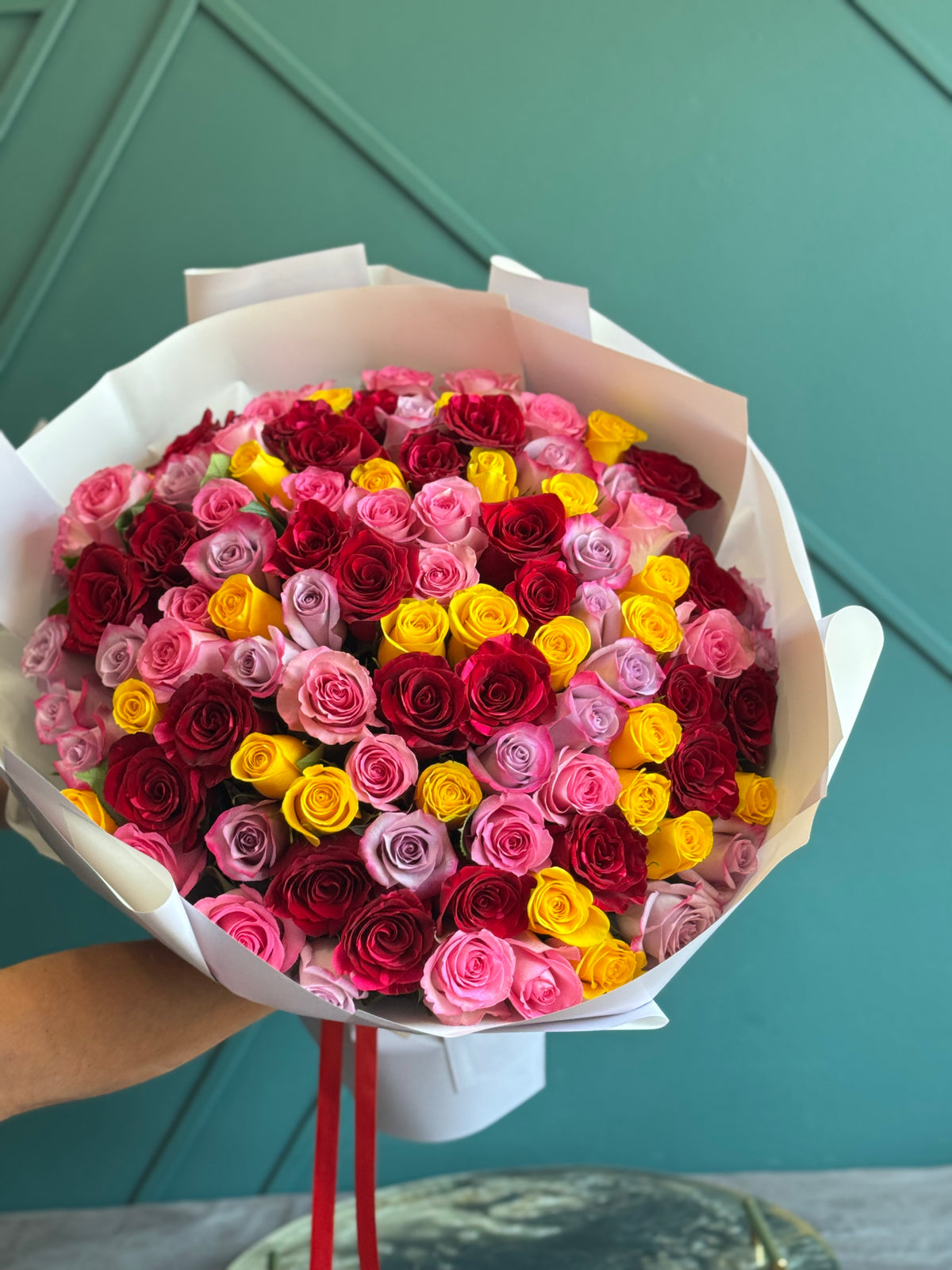 Premium 100 mixed roses bouquet in Miami Beach