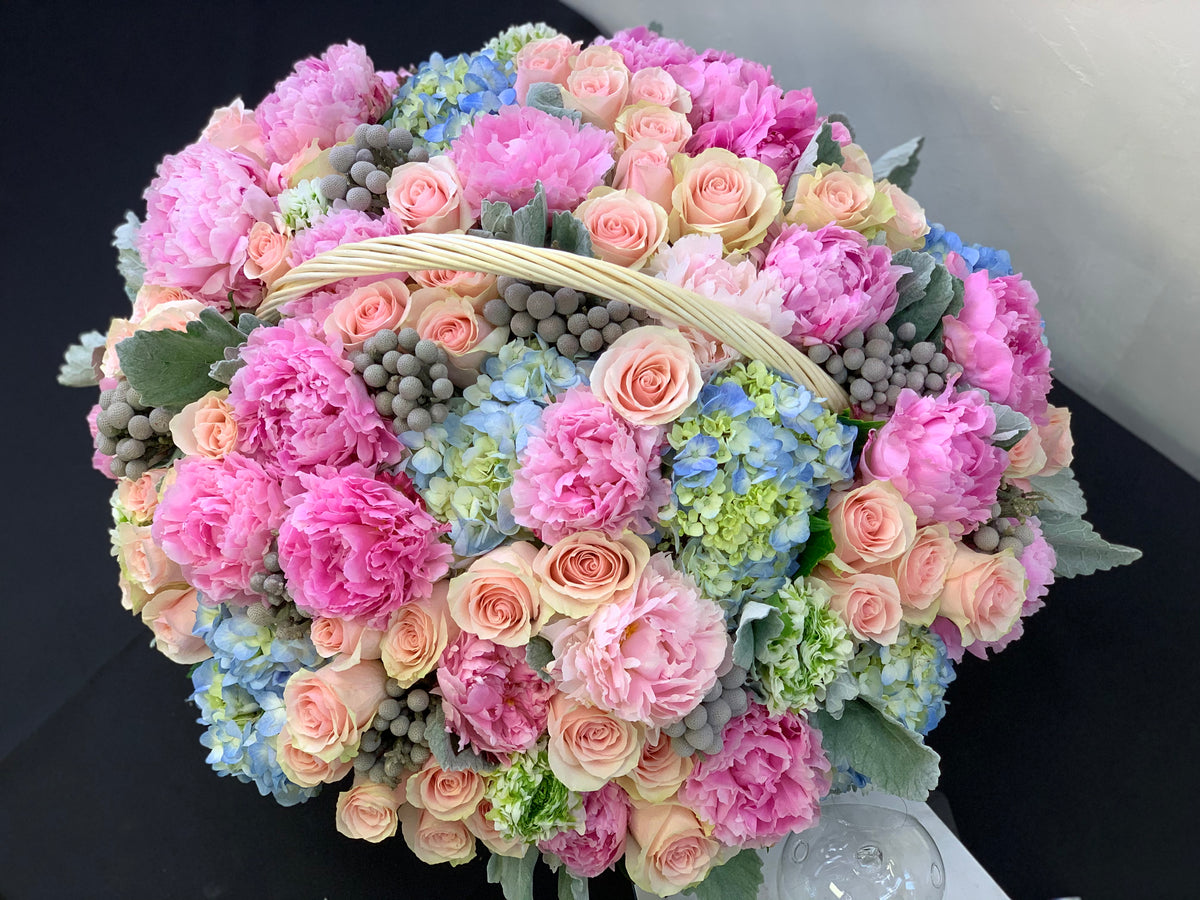 Premium peony rose and hydrangea flower basket for Miami delivery