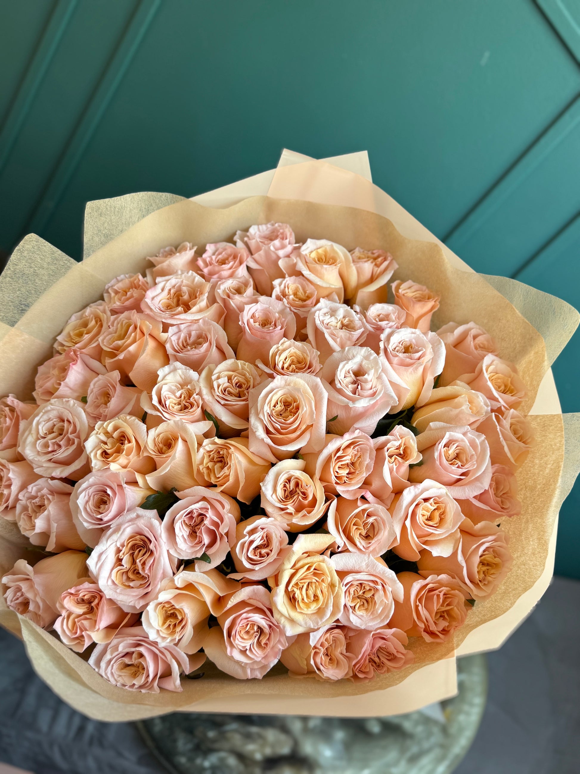 Romantic 50 peach roses bouquet for anniversaries and weddings in Miami