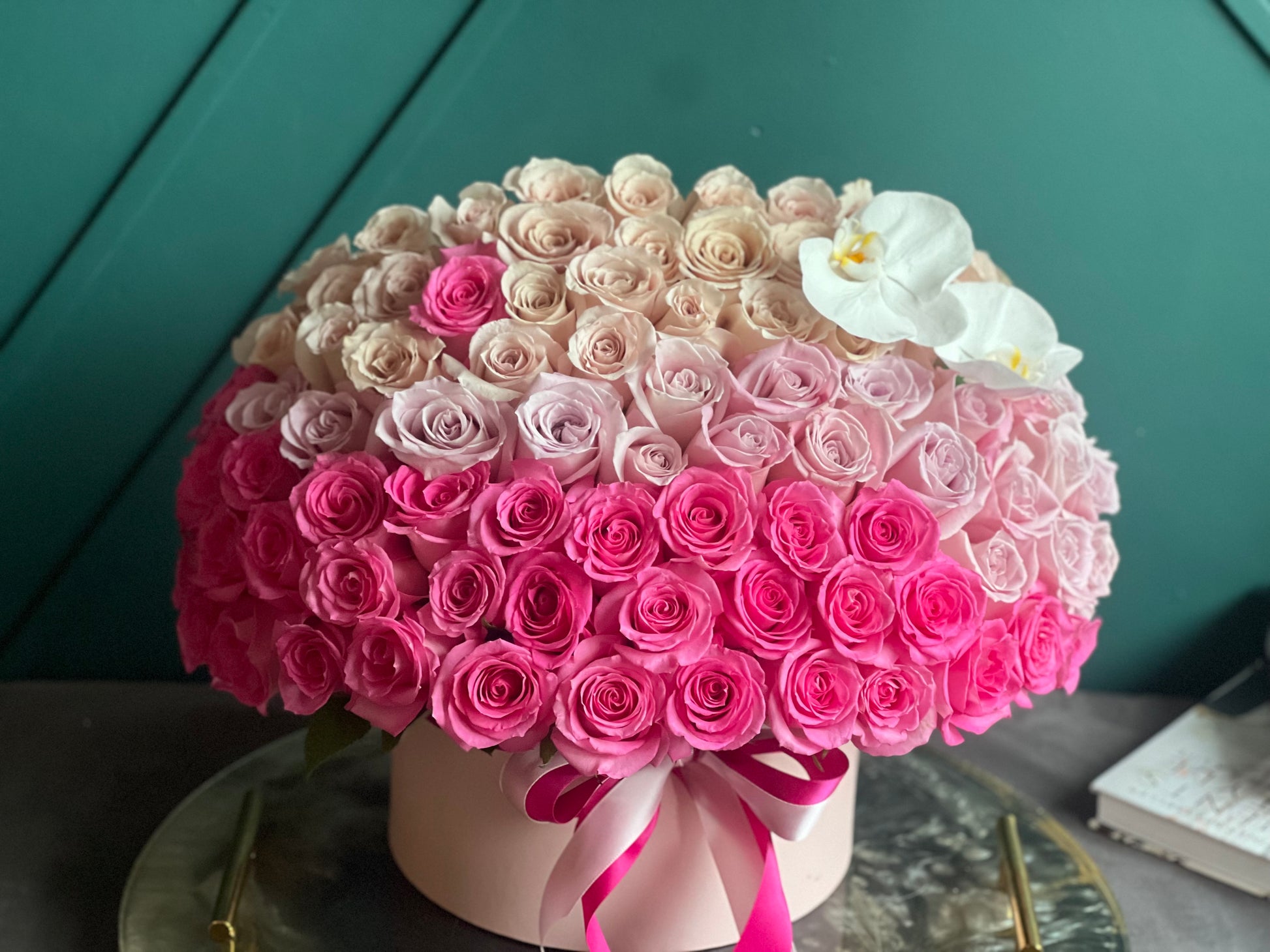 Romantic arrangement of 150 fresh roses in a premium flower box