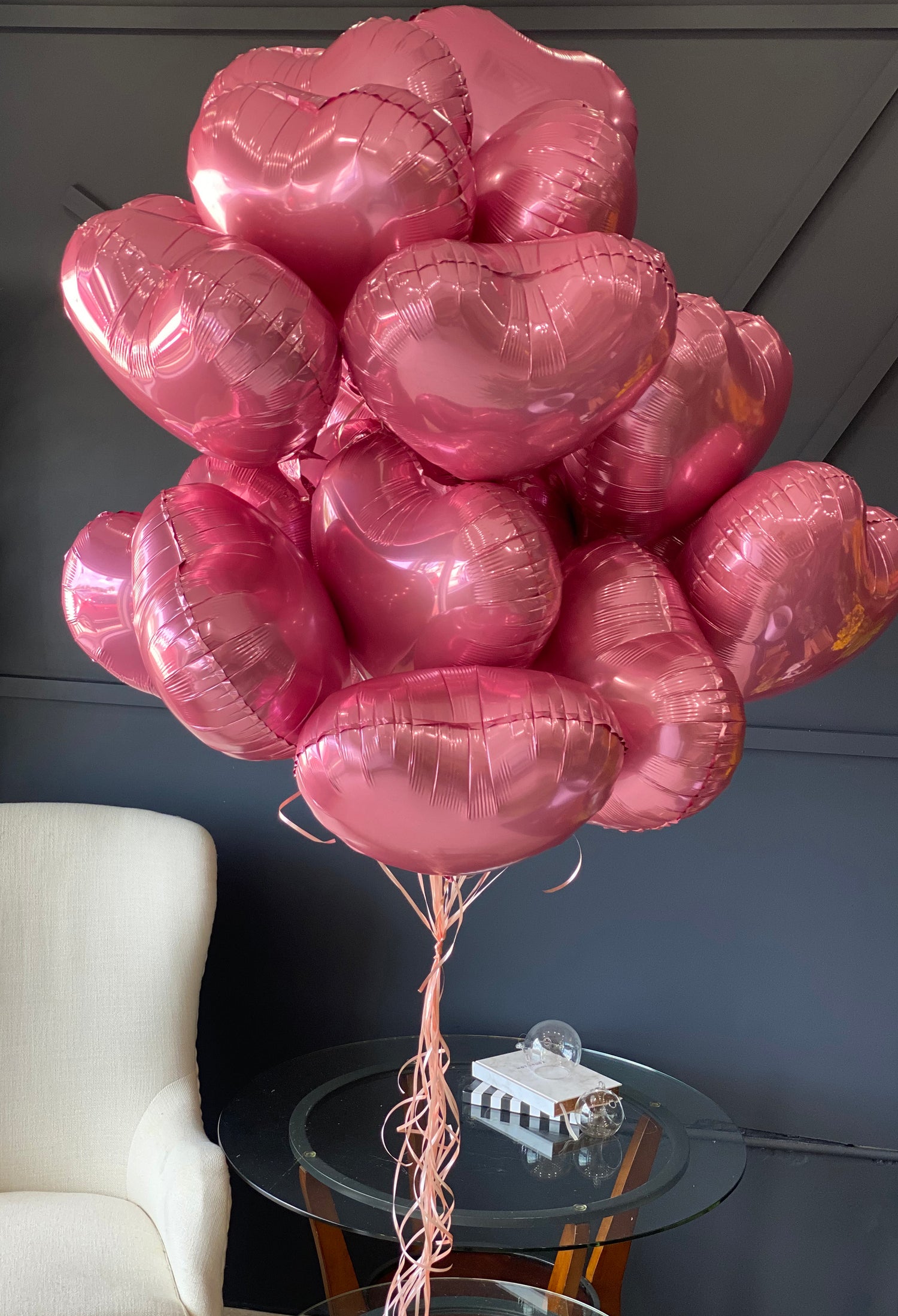 Romantic pink heart balloons for Miami gift delivery