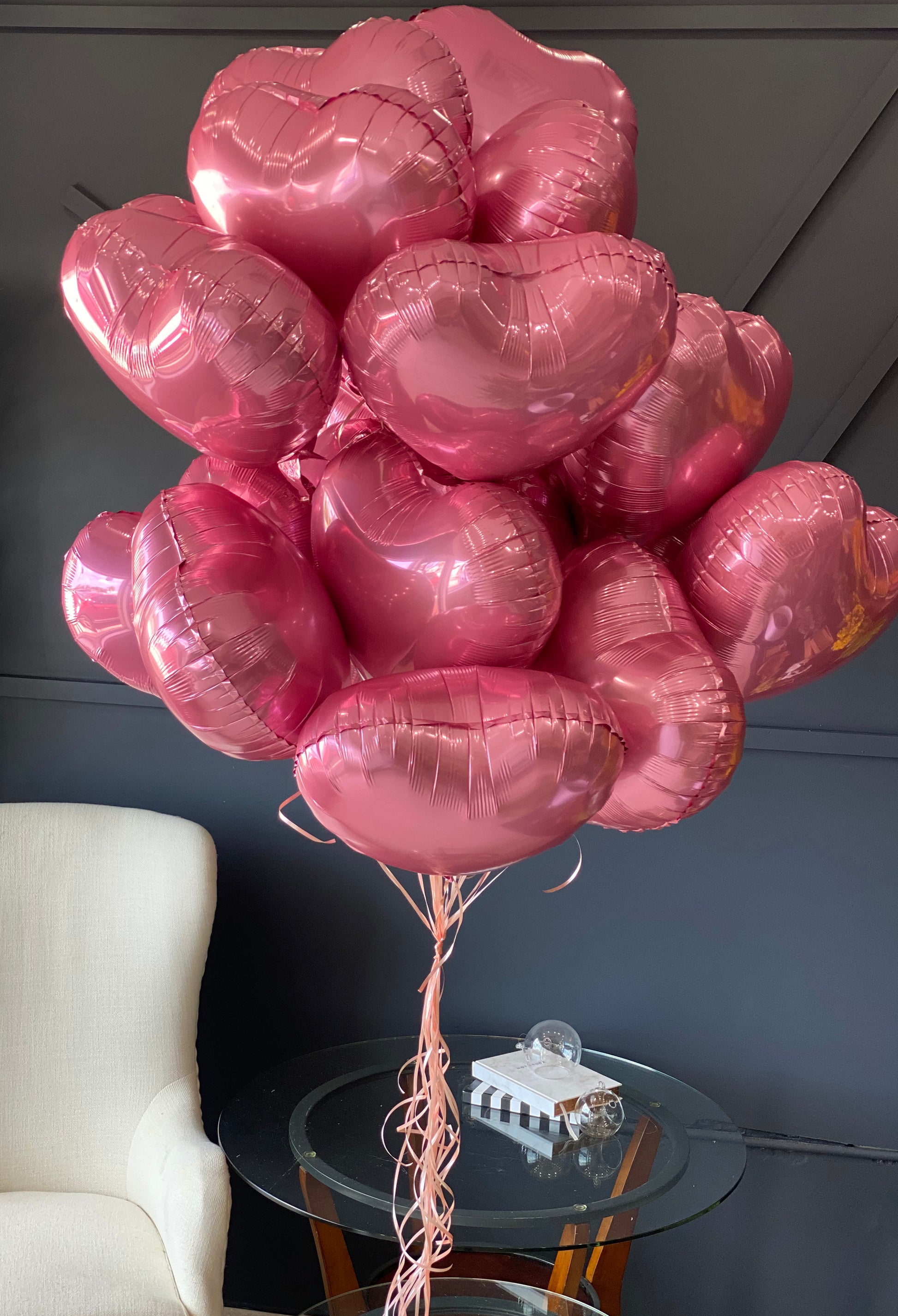 Romantic pink heart balloons for Miami gift delivery