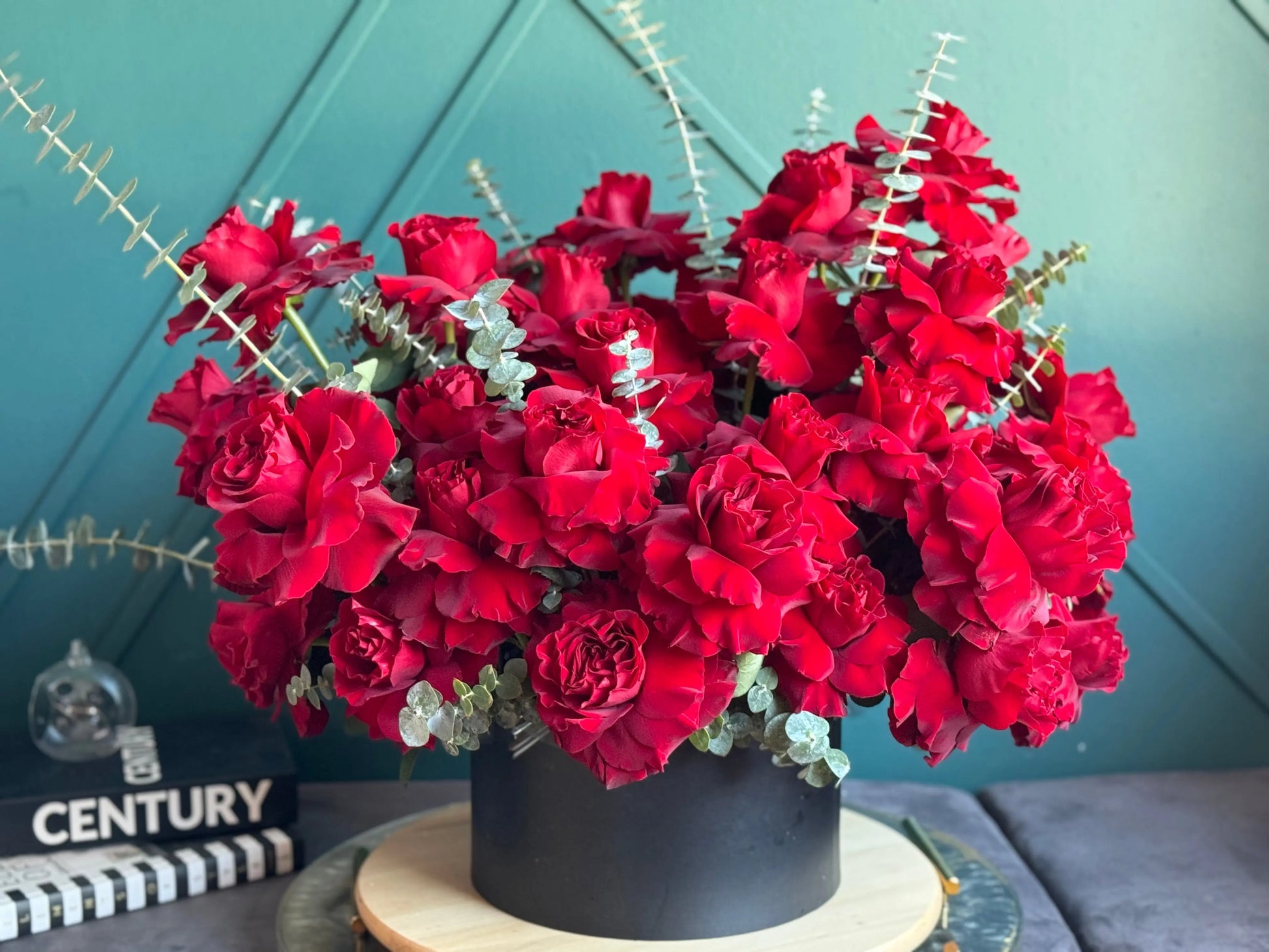 elegant 50 roses bouquet Miami