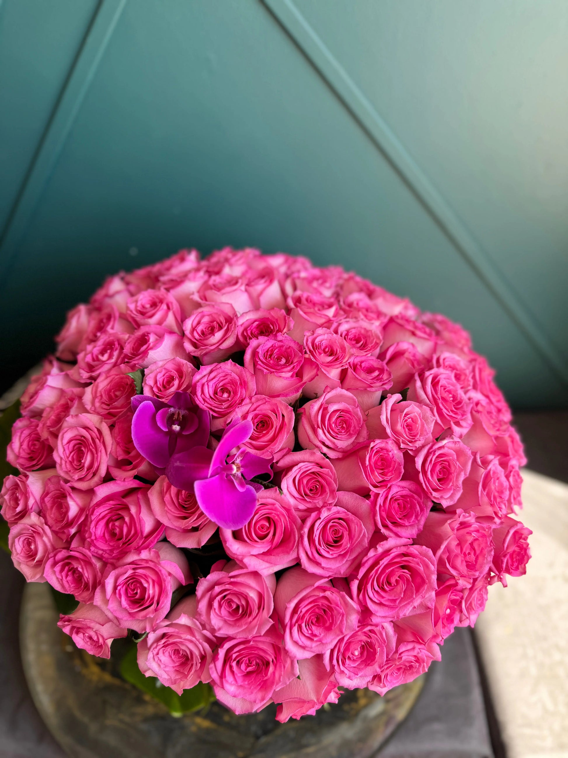 high-end pink roses in vase Miami flower delivery