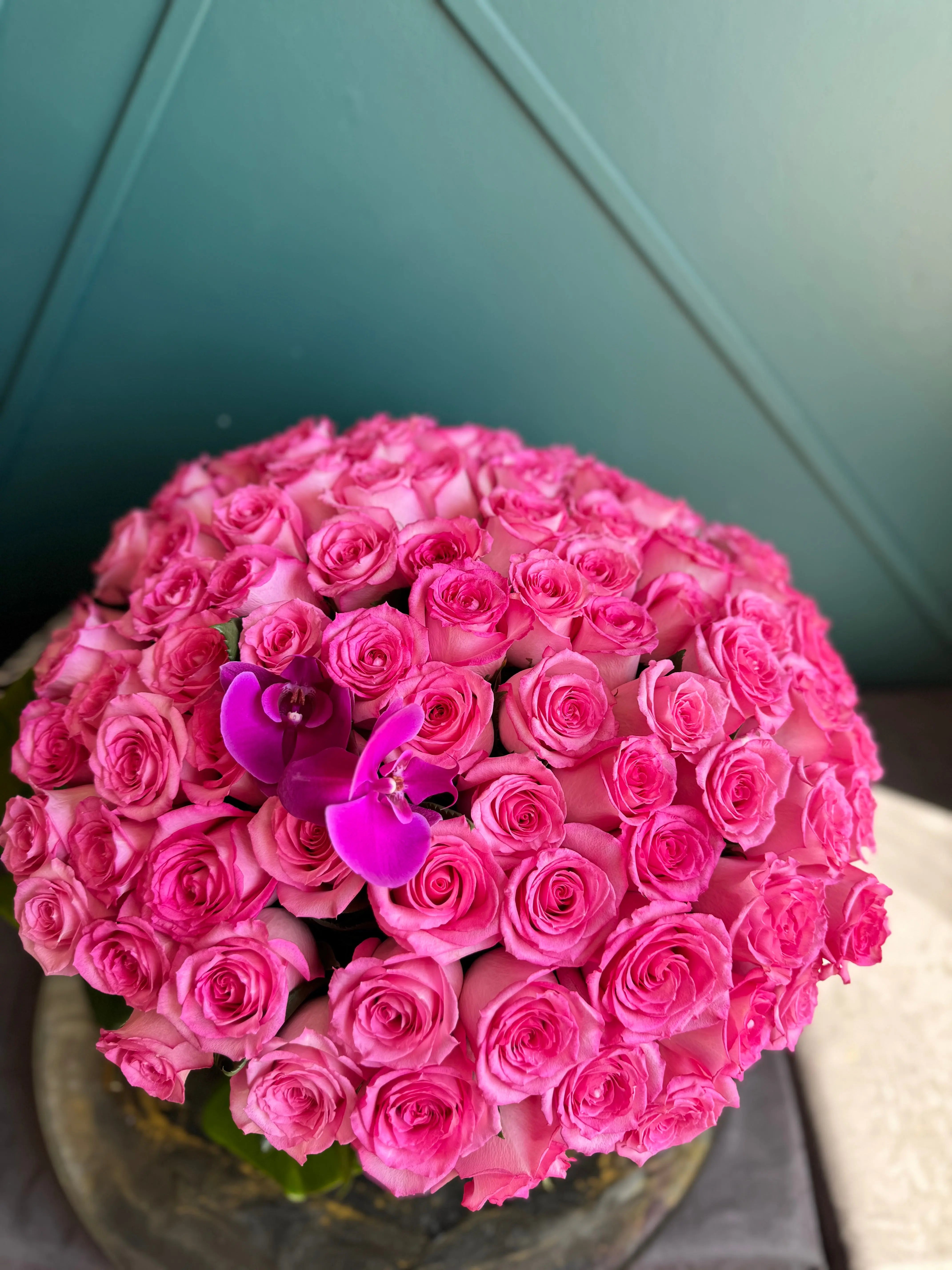 high-end pink roses in vase Miami flower delivery