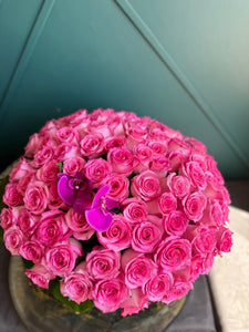 high-end pink roses in vase Miami flower delivery