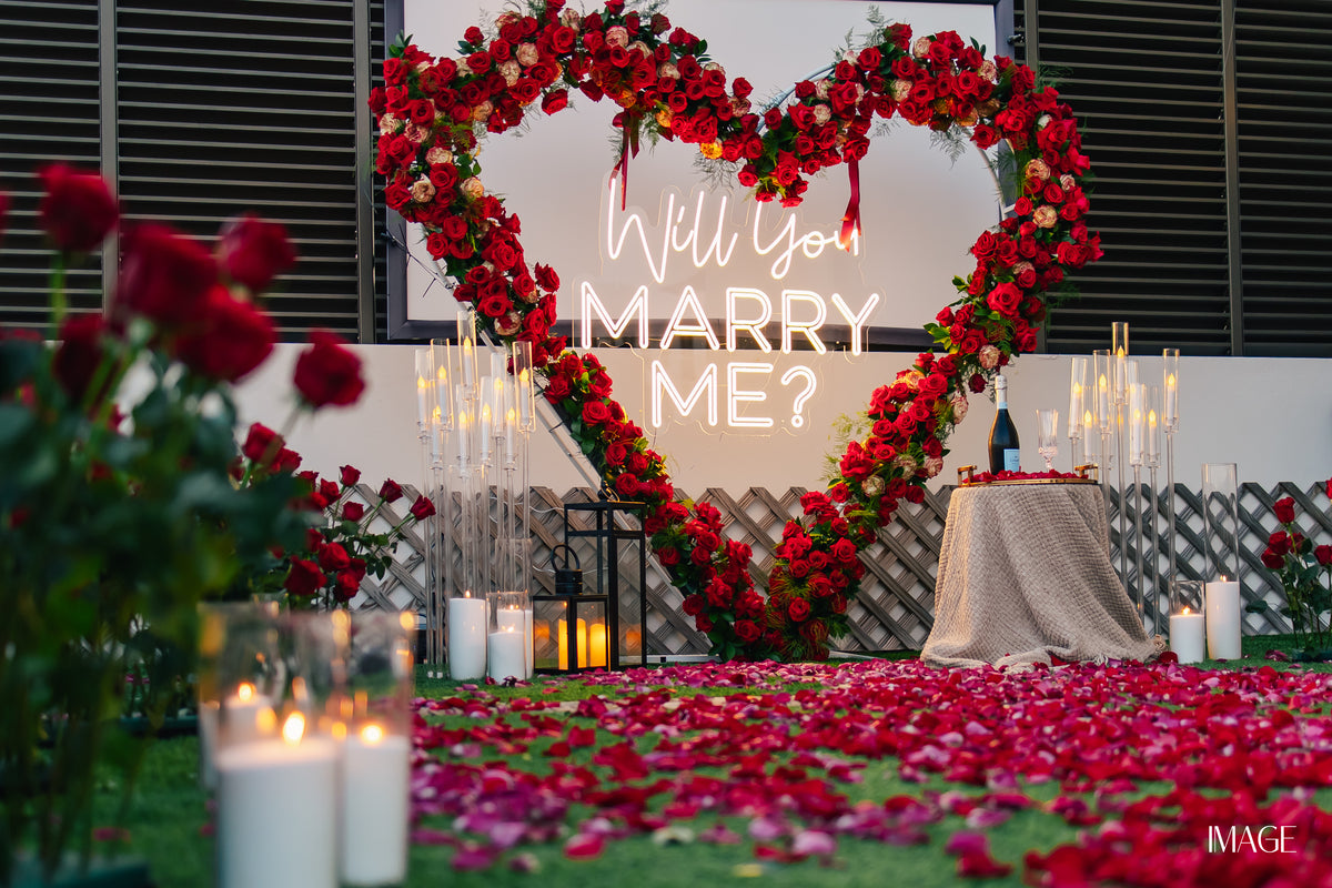 Luxury proposal flowers and romantic setup in Miami
