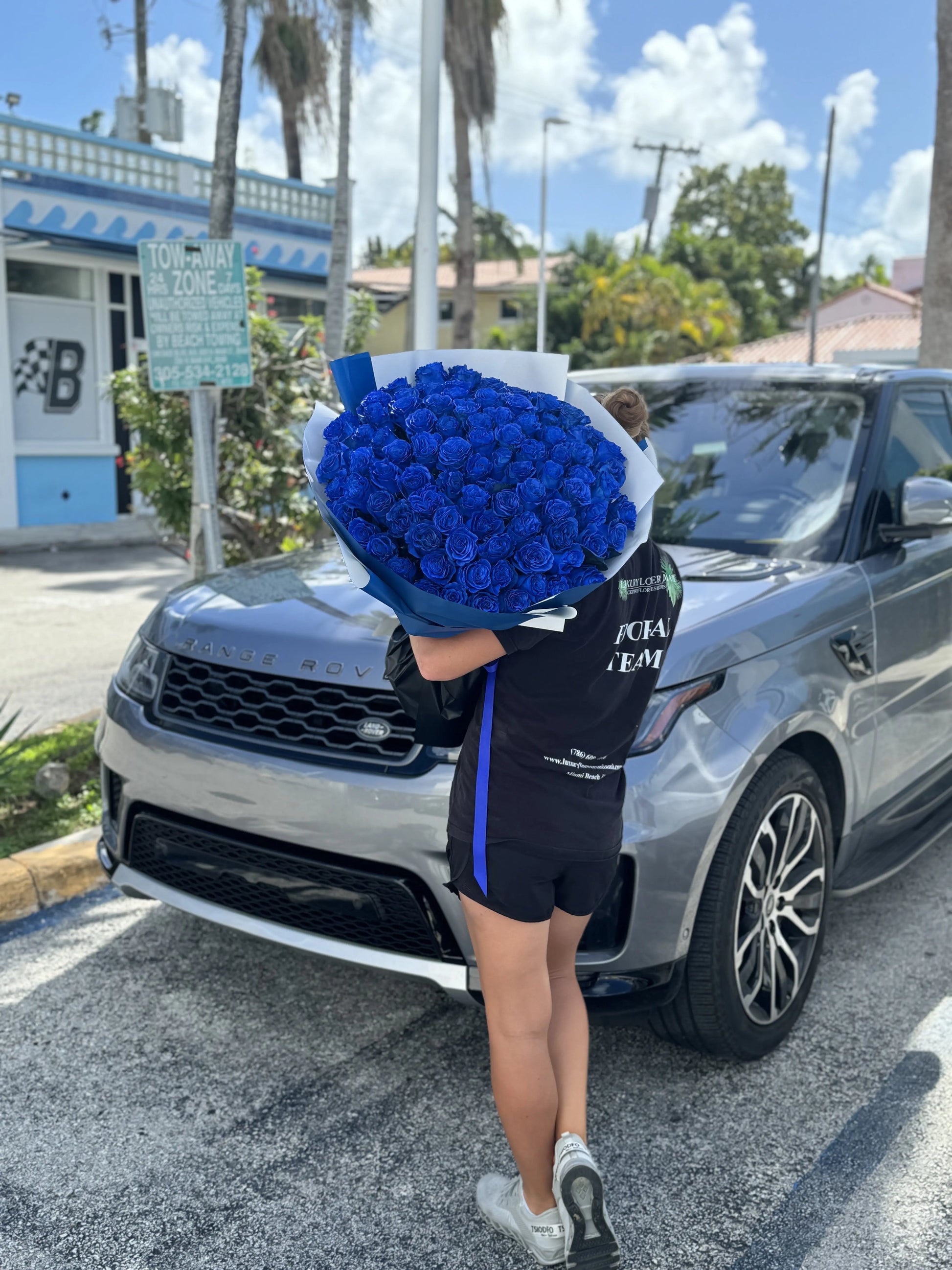 luxury blue rose bouquet Miami florist