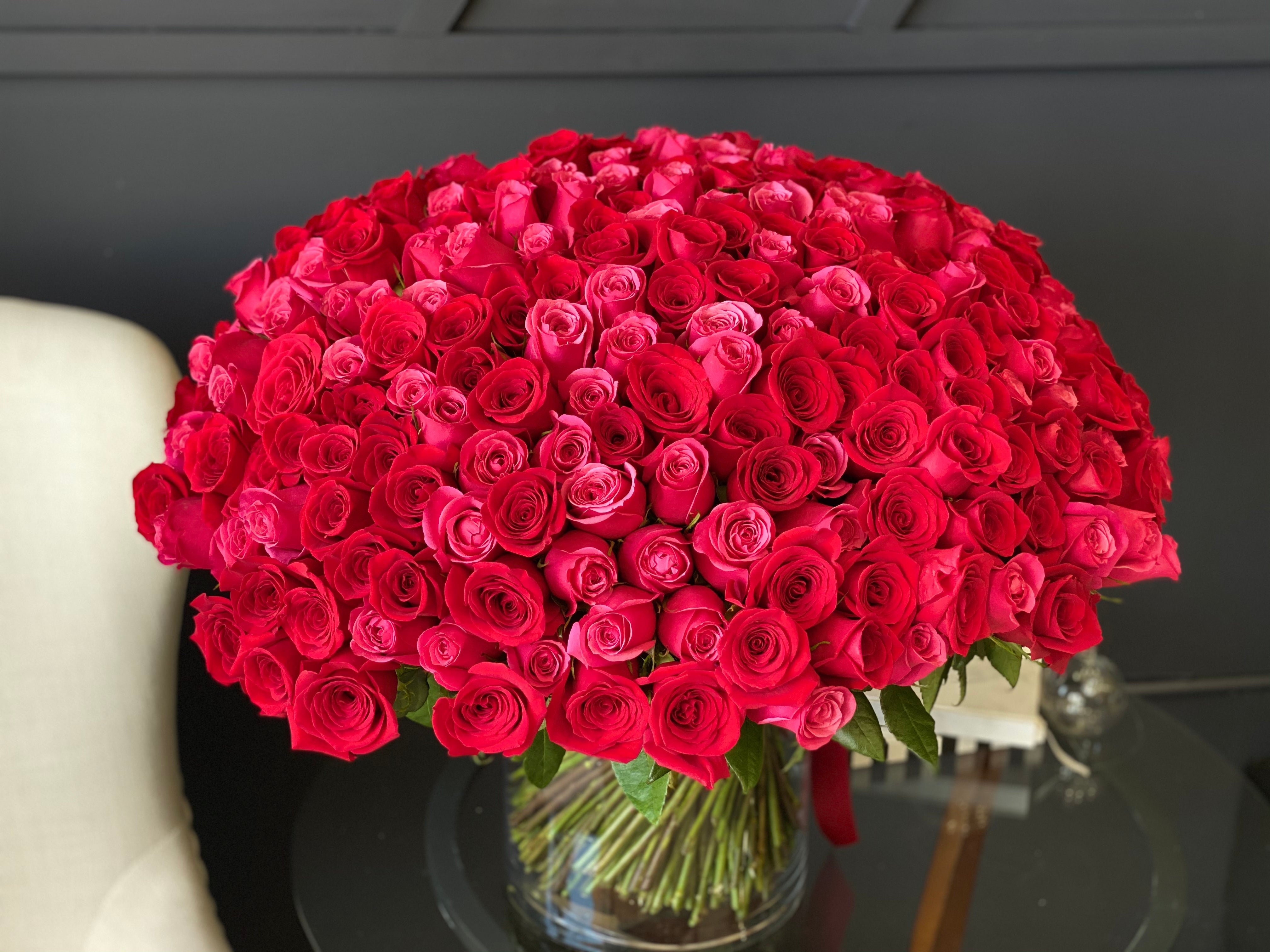luxury romantic rose arrangement handcrafted in Miami Beach
