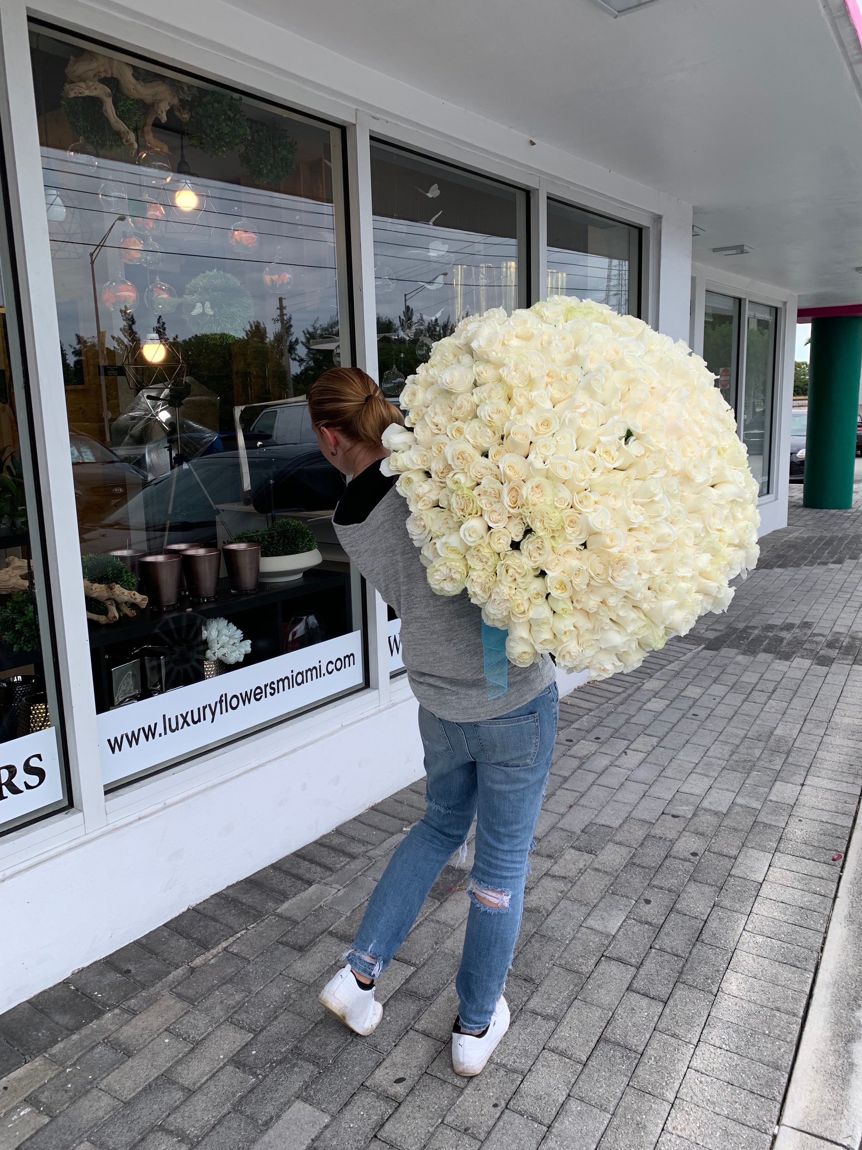 luxury white rose bouquet handcrafted in Miami Beach