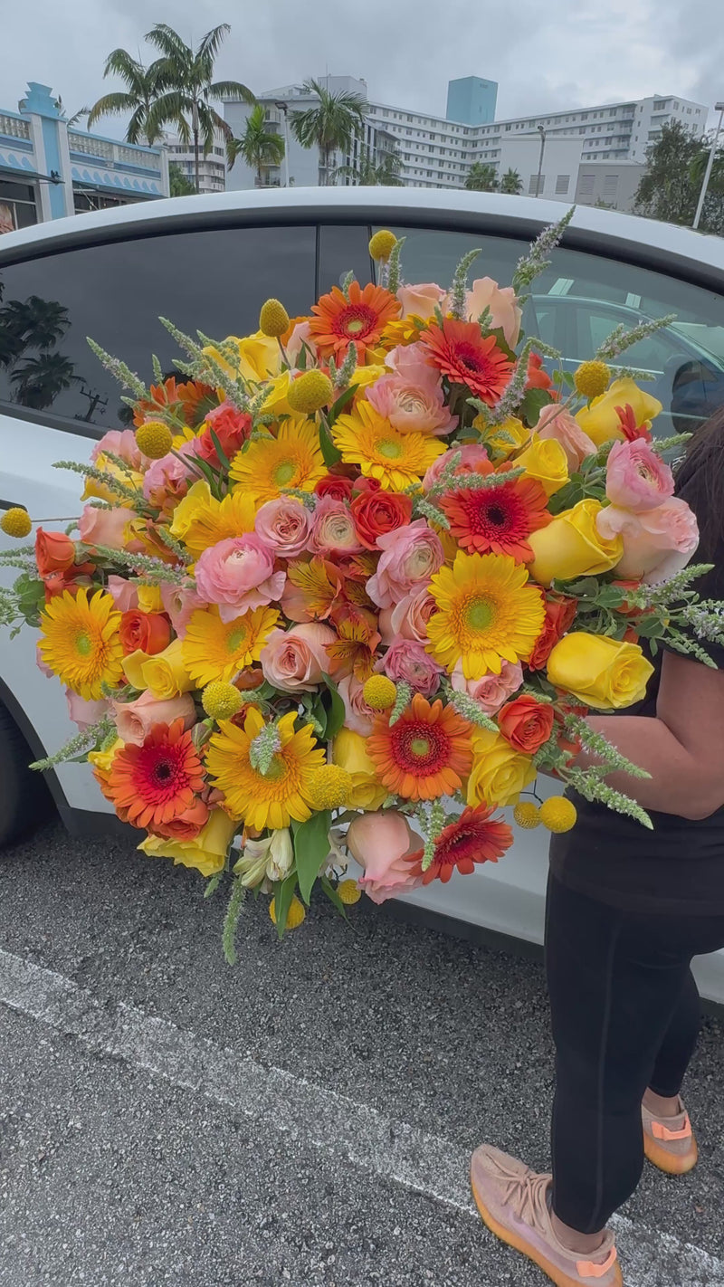 Oversized luxury mixed flower bouquet for Miami flower delivery