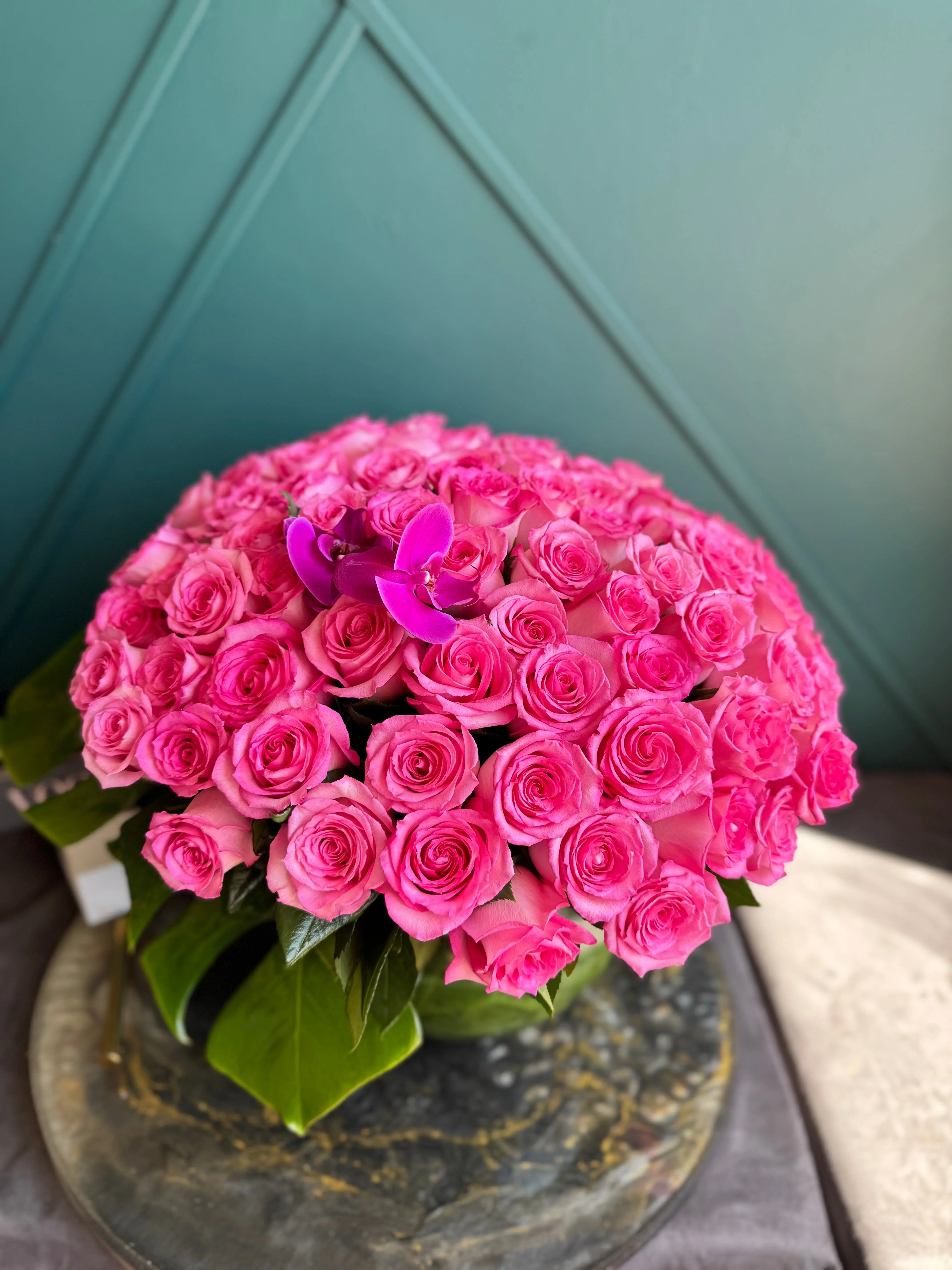 romantic 100 pink roses arrangement Miami